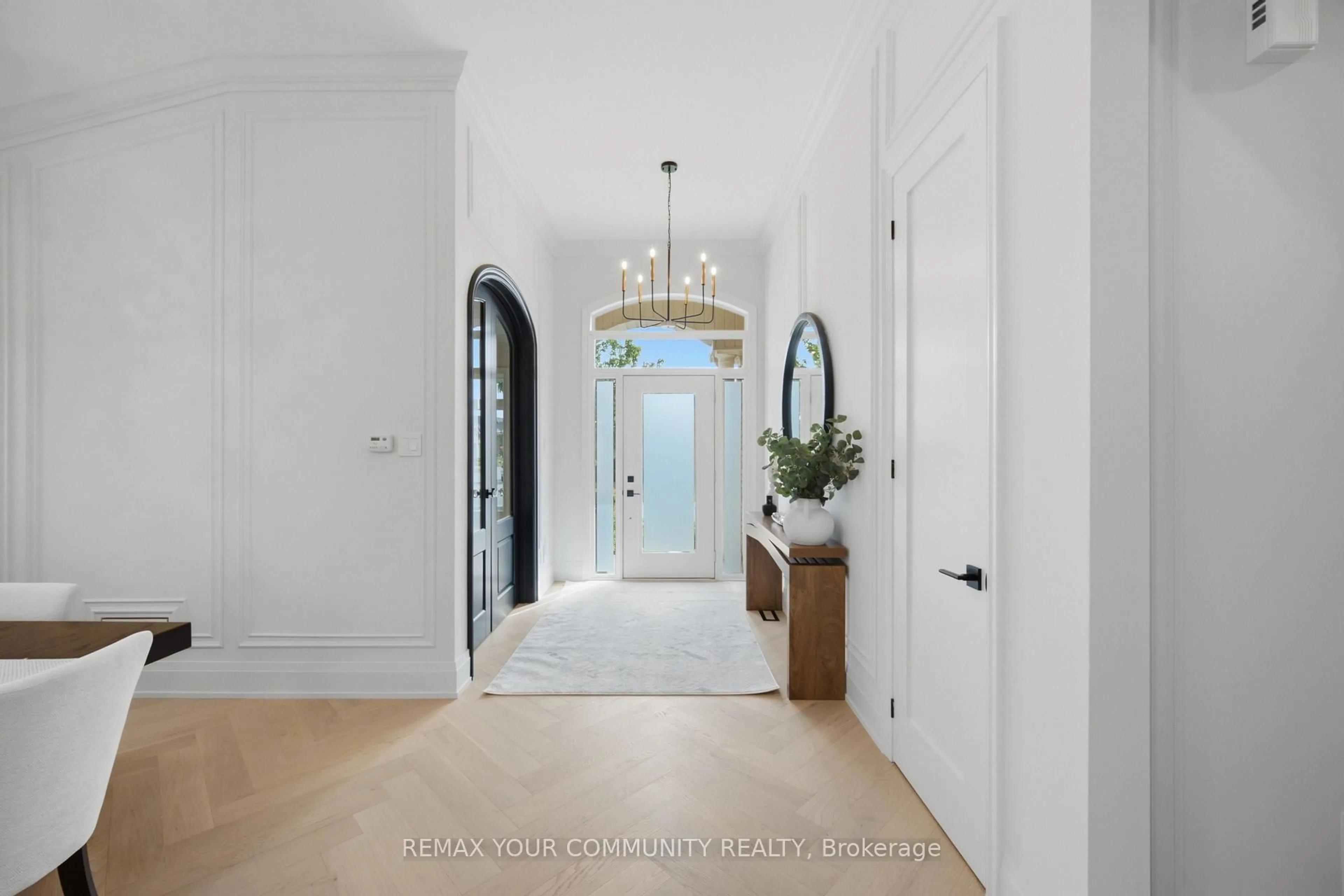 Indoor entryway for 2 Suggs Lane, Whitchurch-Stouffville Ontario L4A 0K6