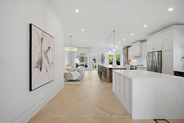 2 Suggs Lane, Whitchurch-Stouffville 5