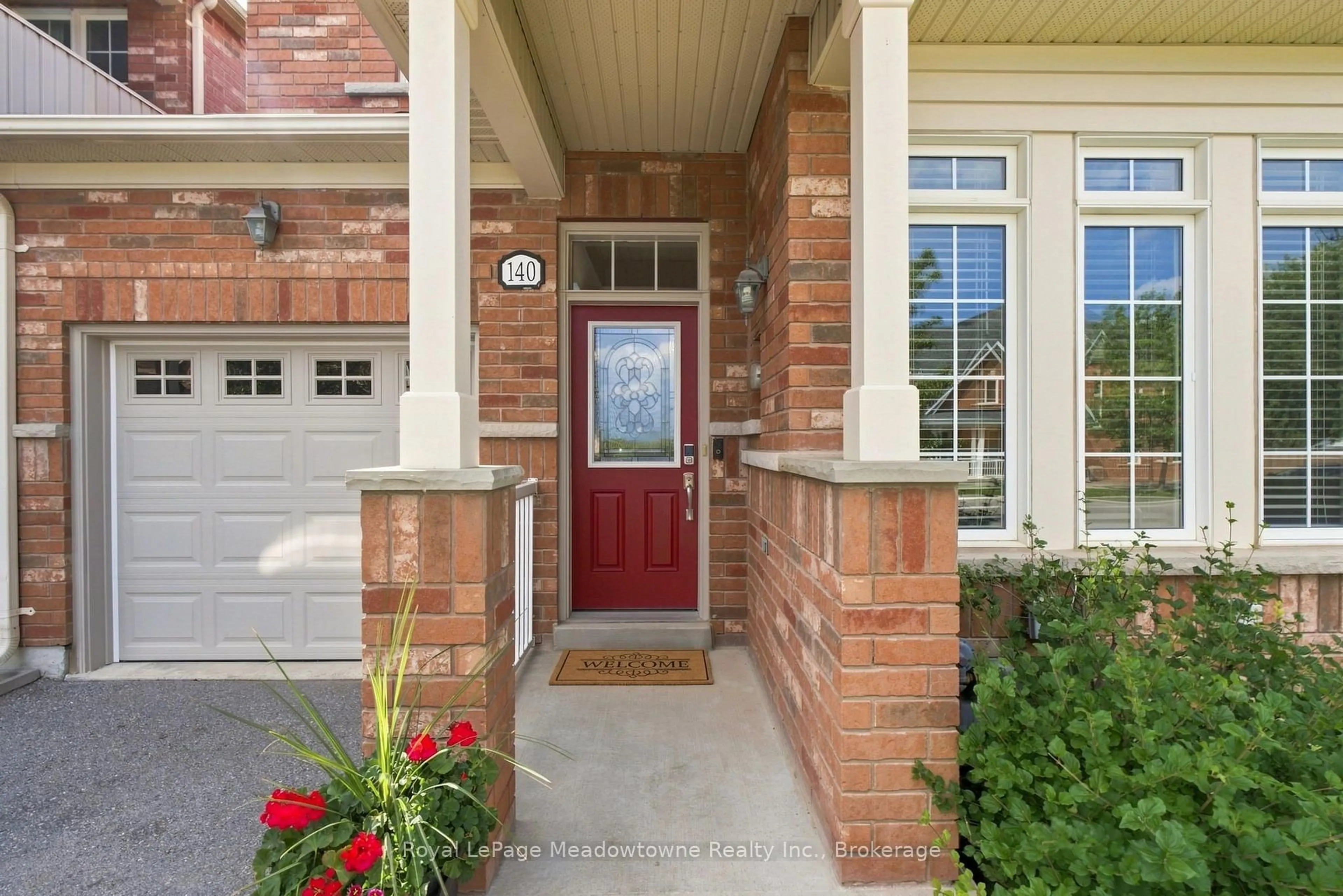 Home with brick exterior material, street for 140 Laurendale Ave, Georgina Ontario L4P 0C6