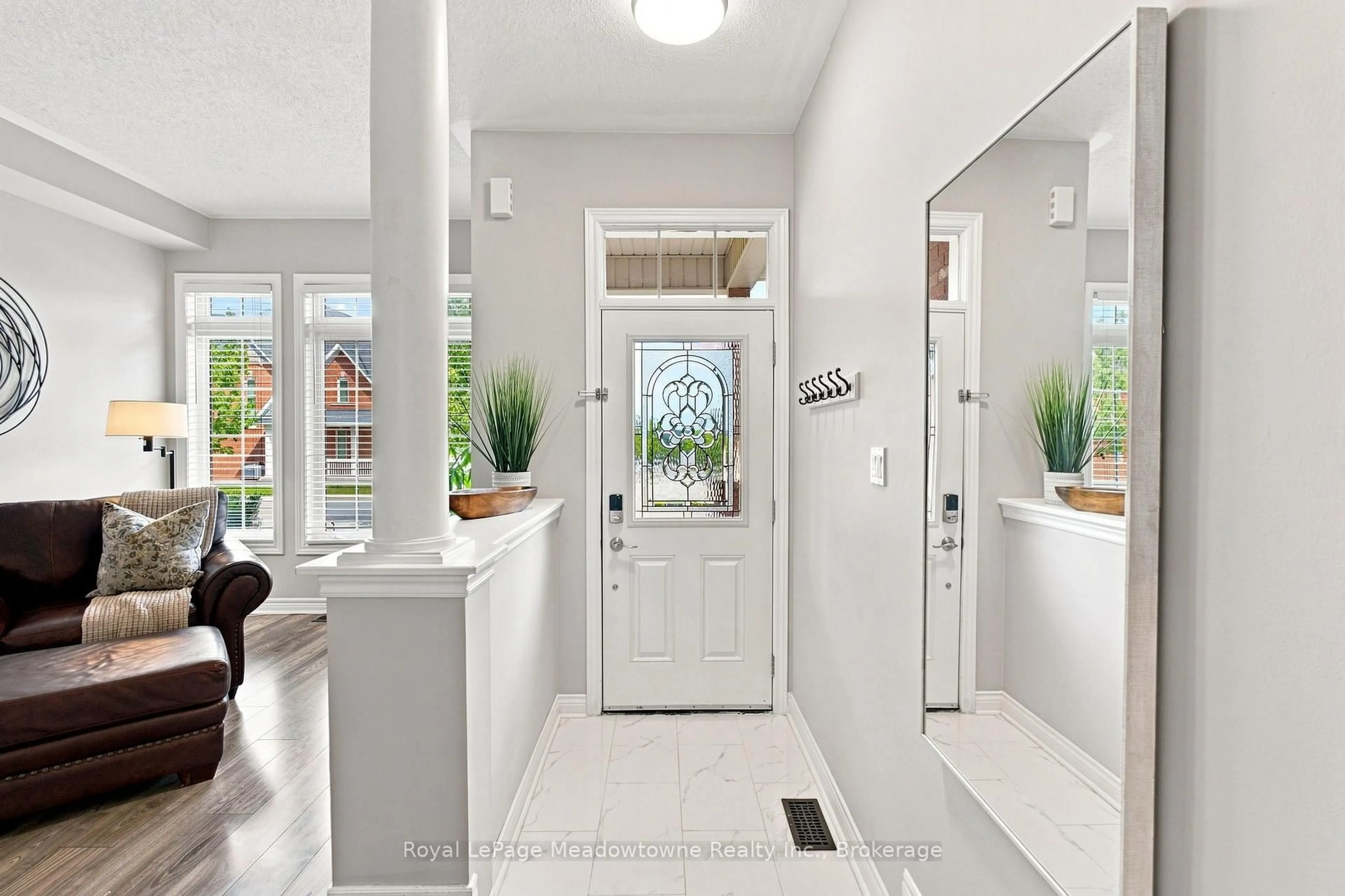 Contemporary bathroom, ceramic/tile floor for 140 Laurendale Ave, Georgina Ontario L4P 0C6