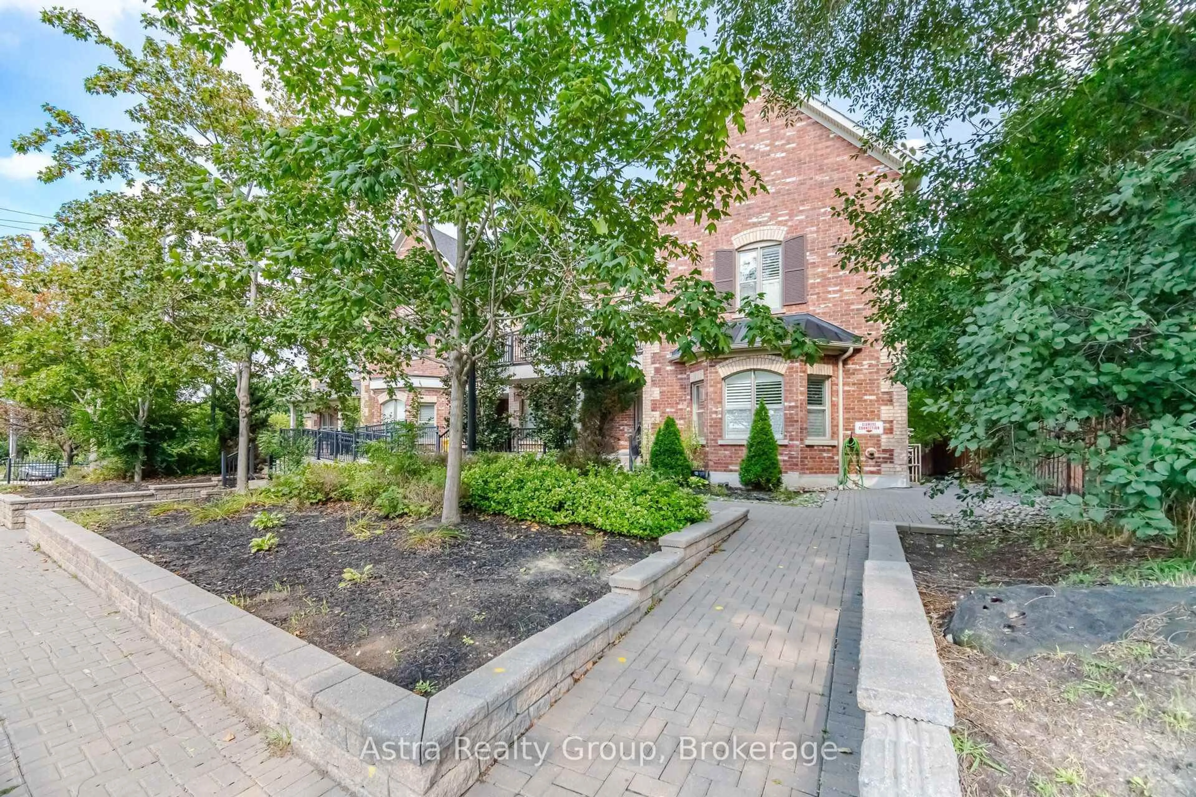 Home with brick exterior material, street for 9589 Keele St #106, Vaughan Ontario L6A 5M1