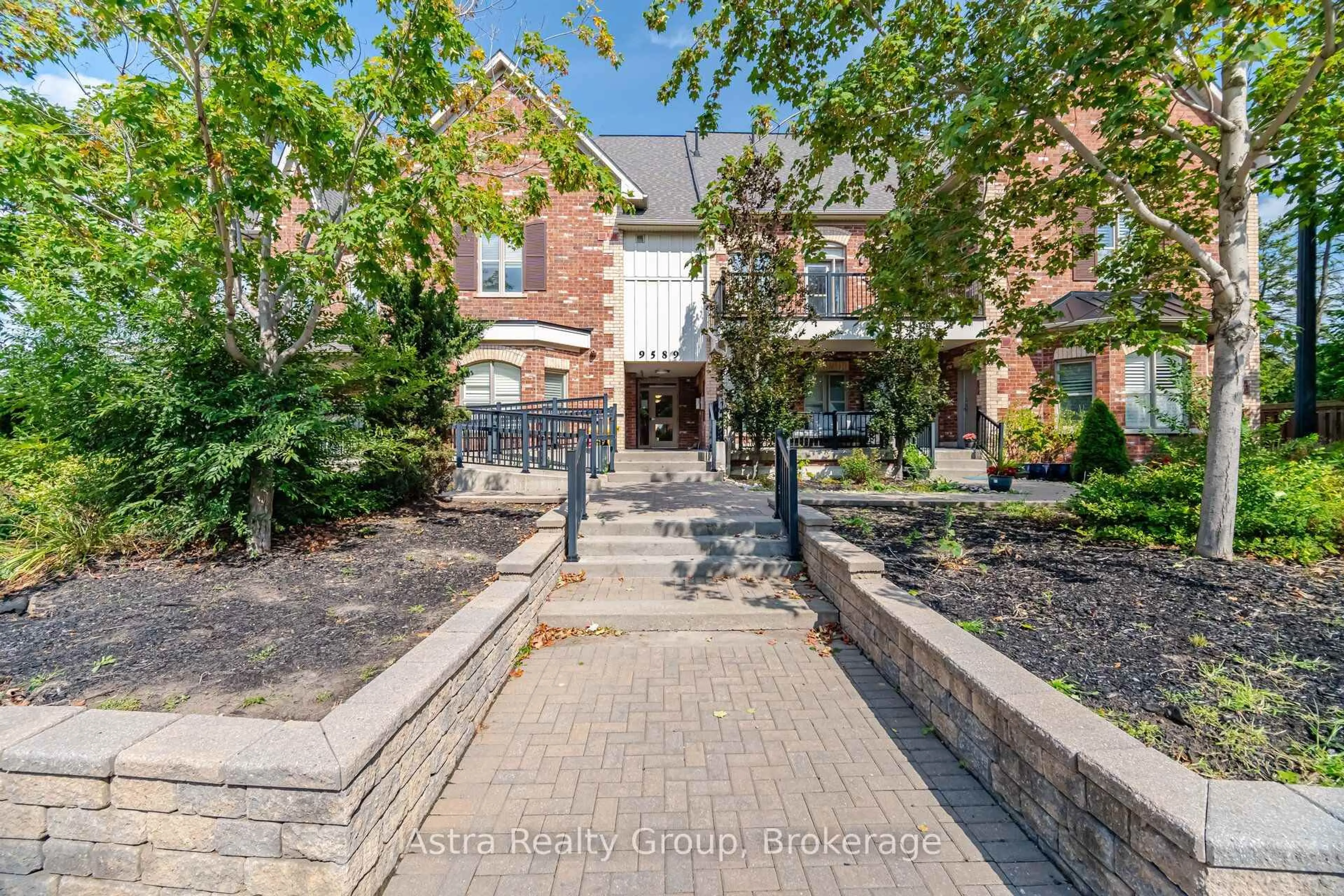 Home with brick exterior material, street for 9589 Keele St #106, Vaughan Ontario L6A 5M1