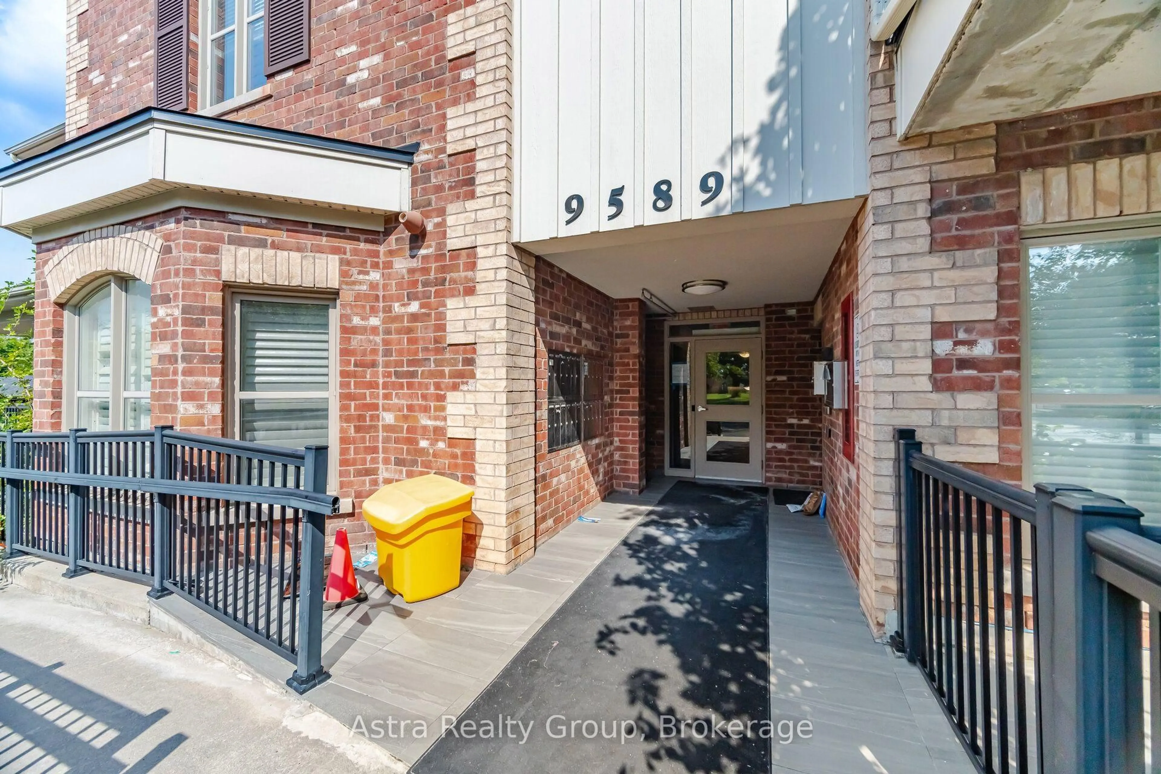 Unknown for 9589 Keele St #106, Vaughan Ontario L6A 5M1