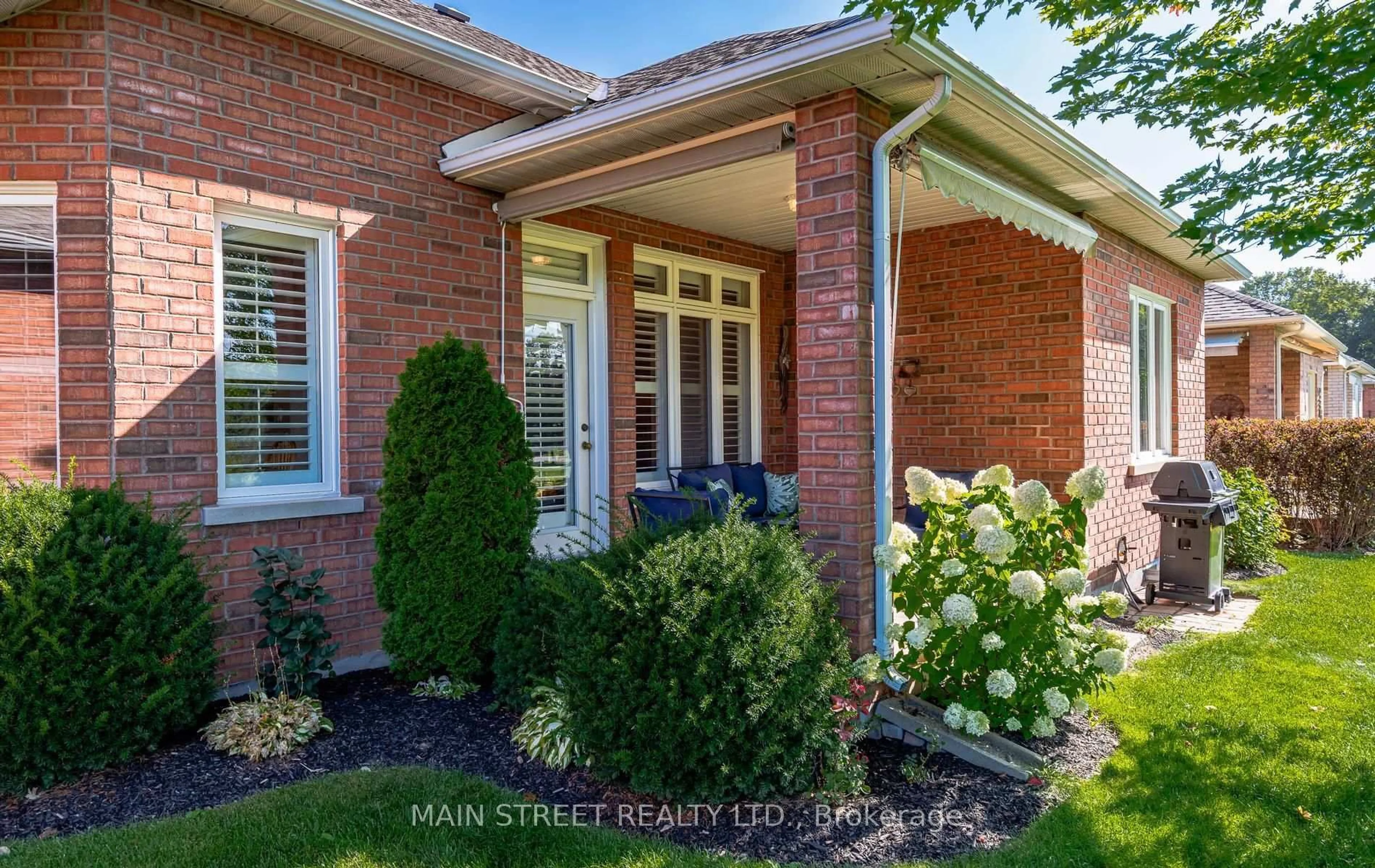 Home with brick exterior material, street for 54 Couples Gallery, Whitchurch-Stouffville Ontario L4A 1M6