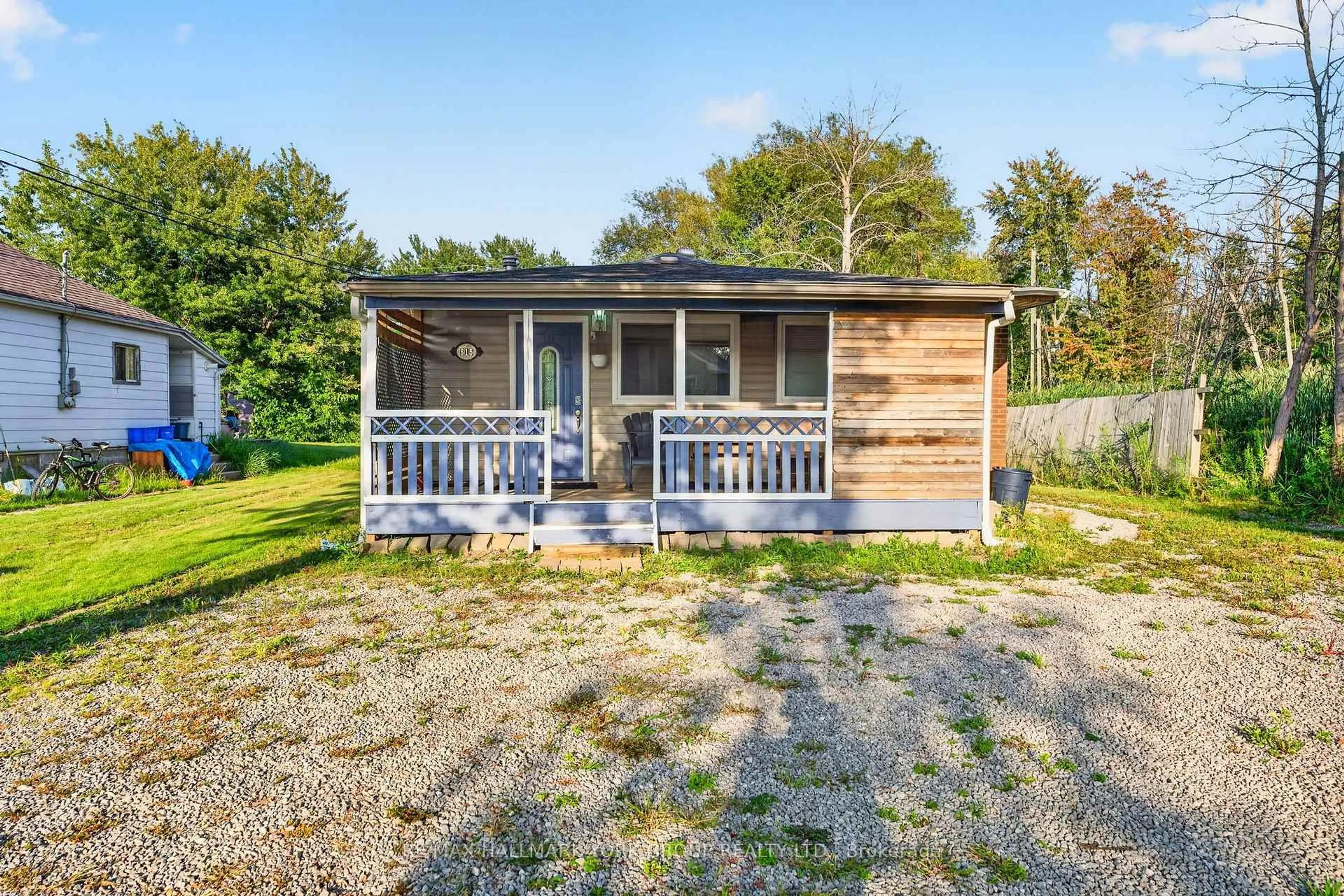 Shed for 815 Lagoon Dr, Georgina Ontario L0E 1S0