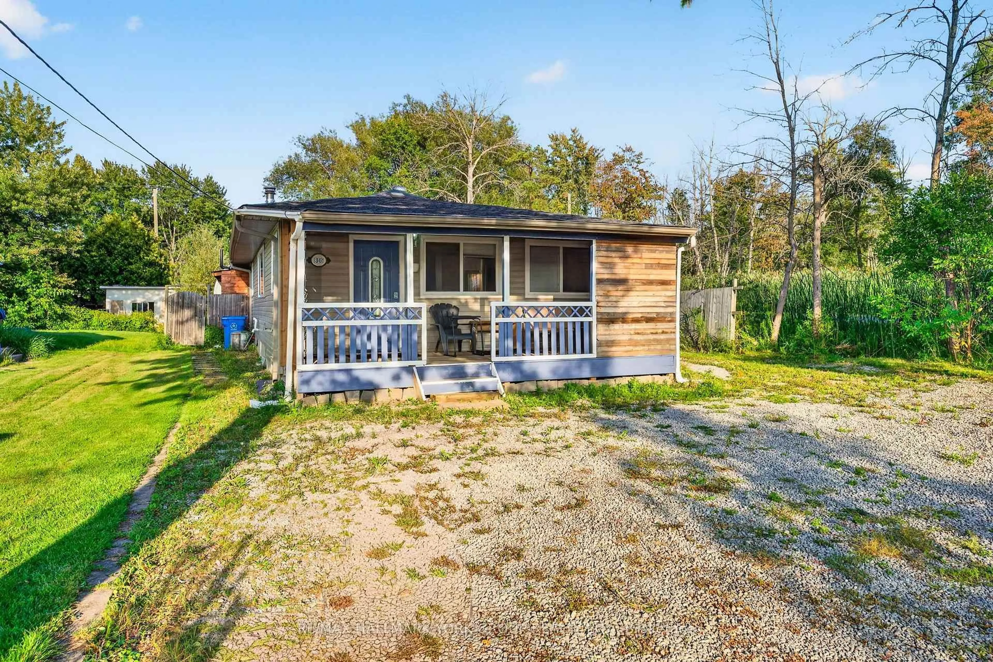 Shed for 815 Lagoon Dr, Georgina Ontario L0E 1S0