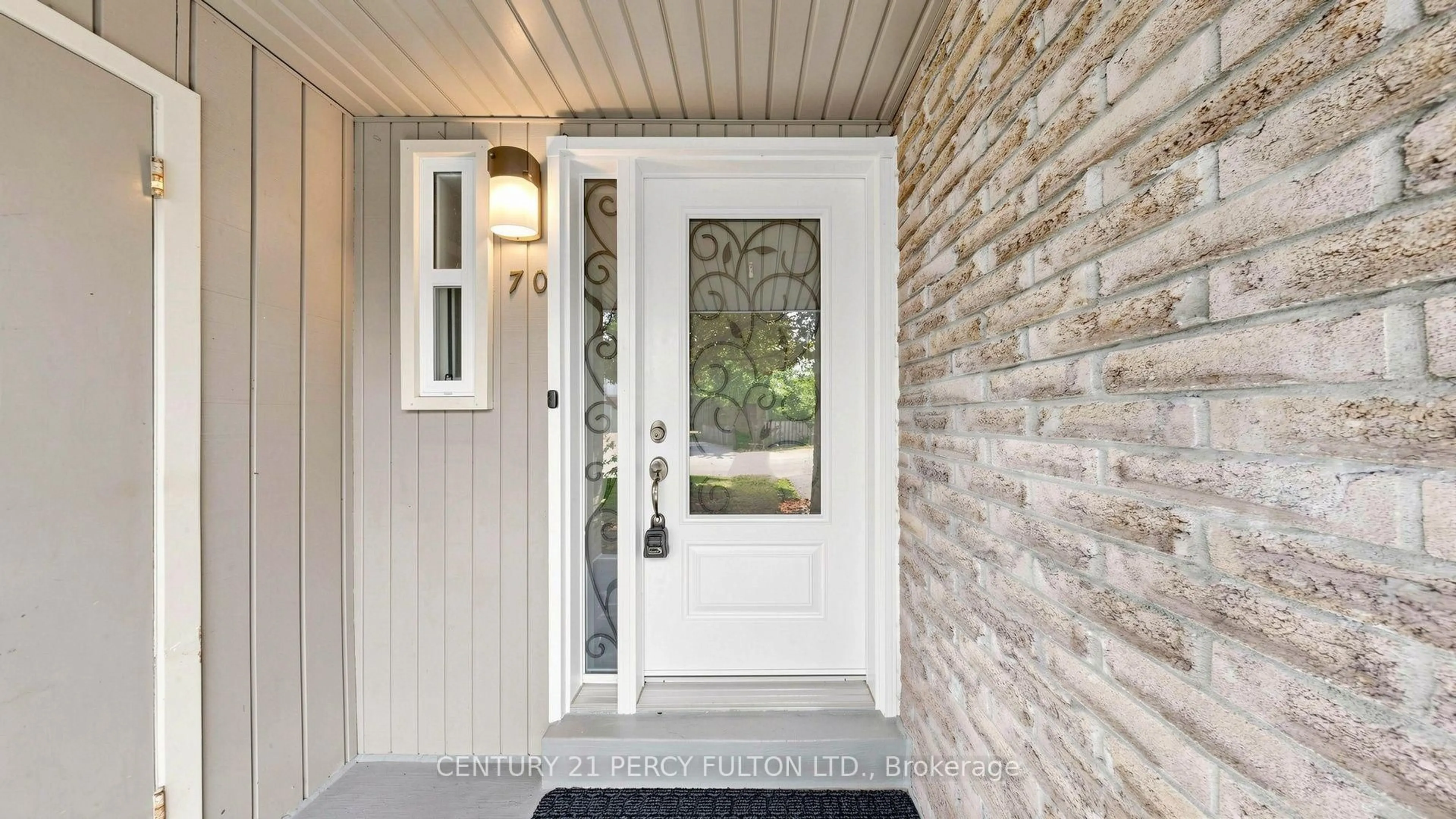 Indoor entryway for 70 Knightsbridge Way #33, Markham Ontario L3P 3W5