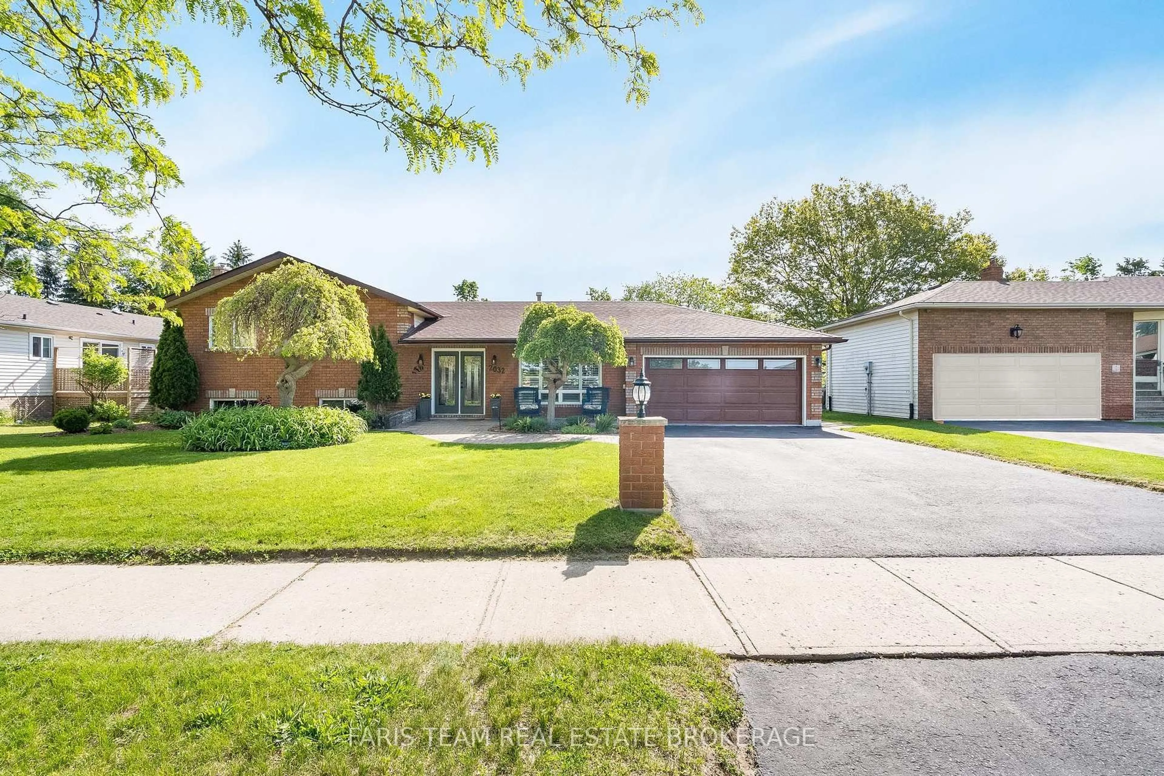 Home with brick exterior material, street for 2032 Chantler St, Innisfil Ontario L9S 1B5