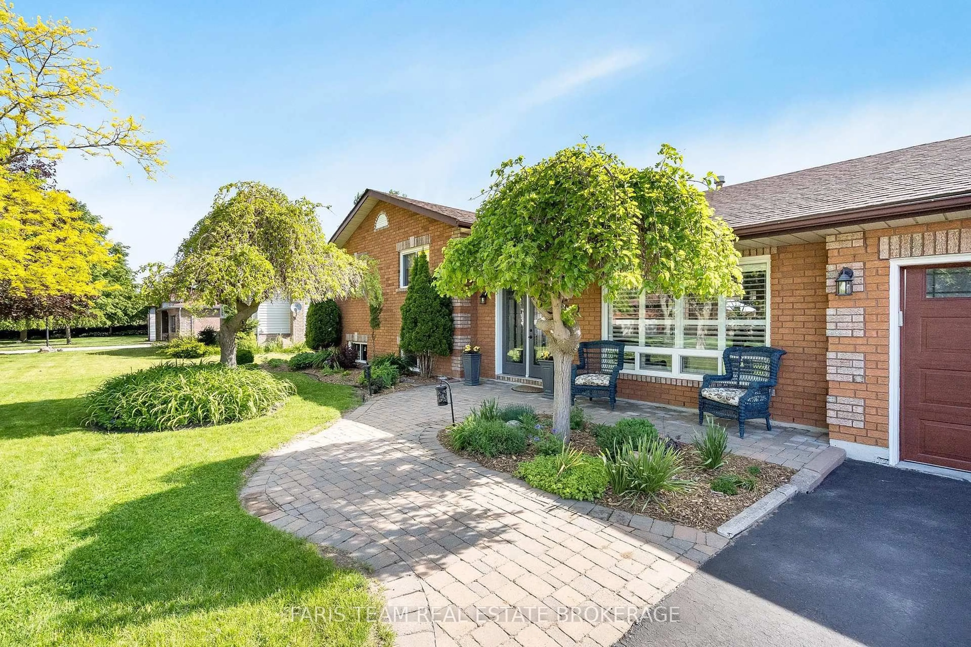 Home with brick exterior material, street for 2032 Chantler St, Innisfil Ontario L9S 1B5