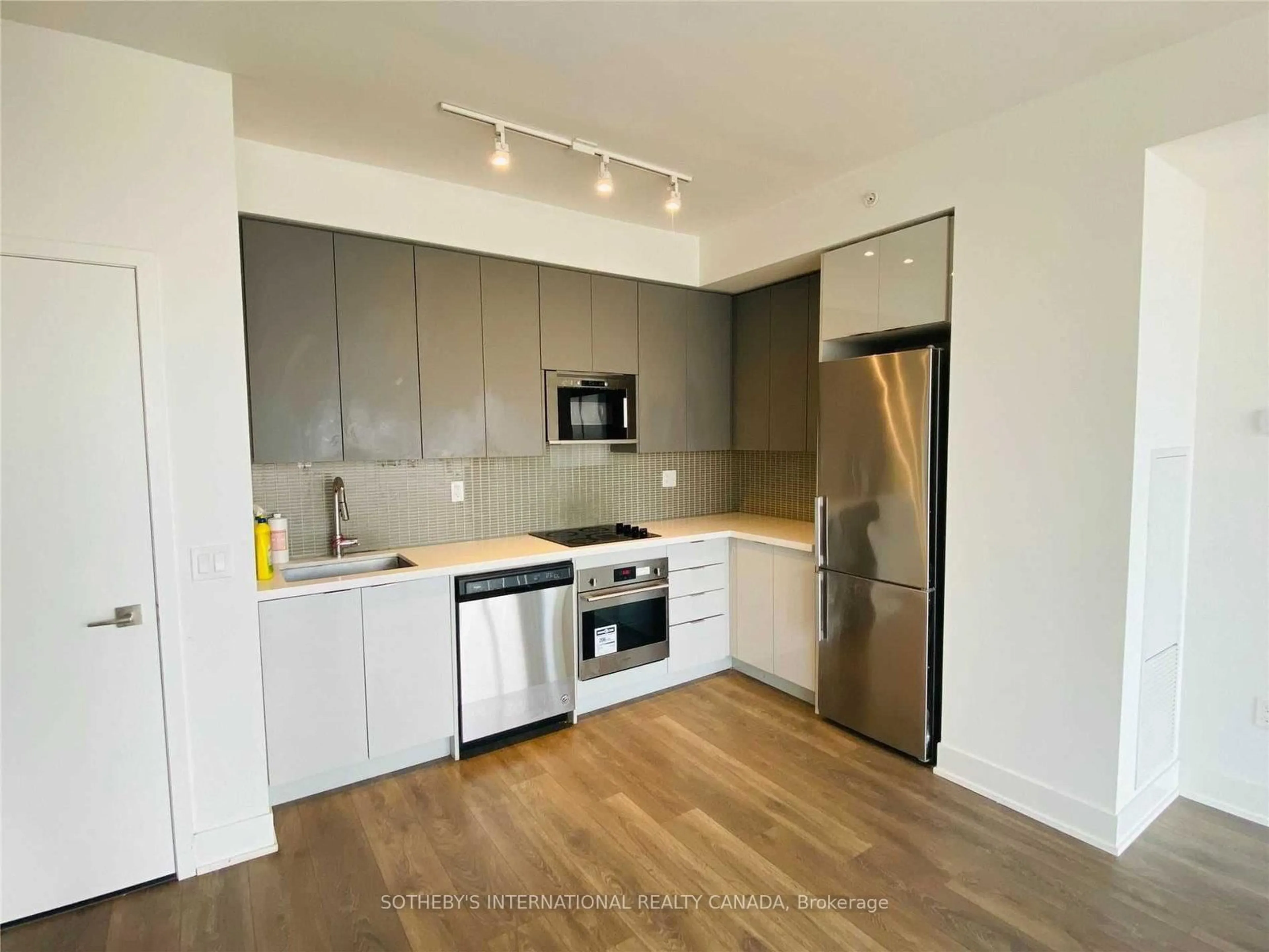 Open concept kitchen, unknown for 2916 Highway 7 #1707, Vaughan Ontario L4K 0K6