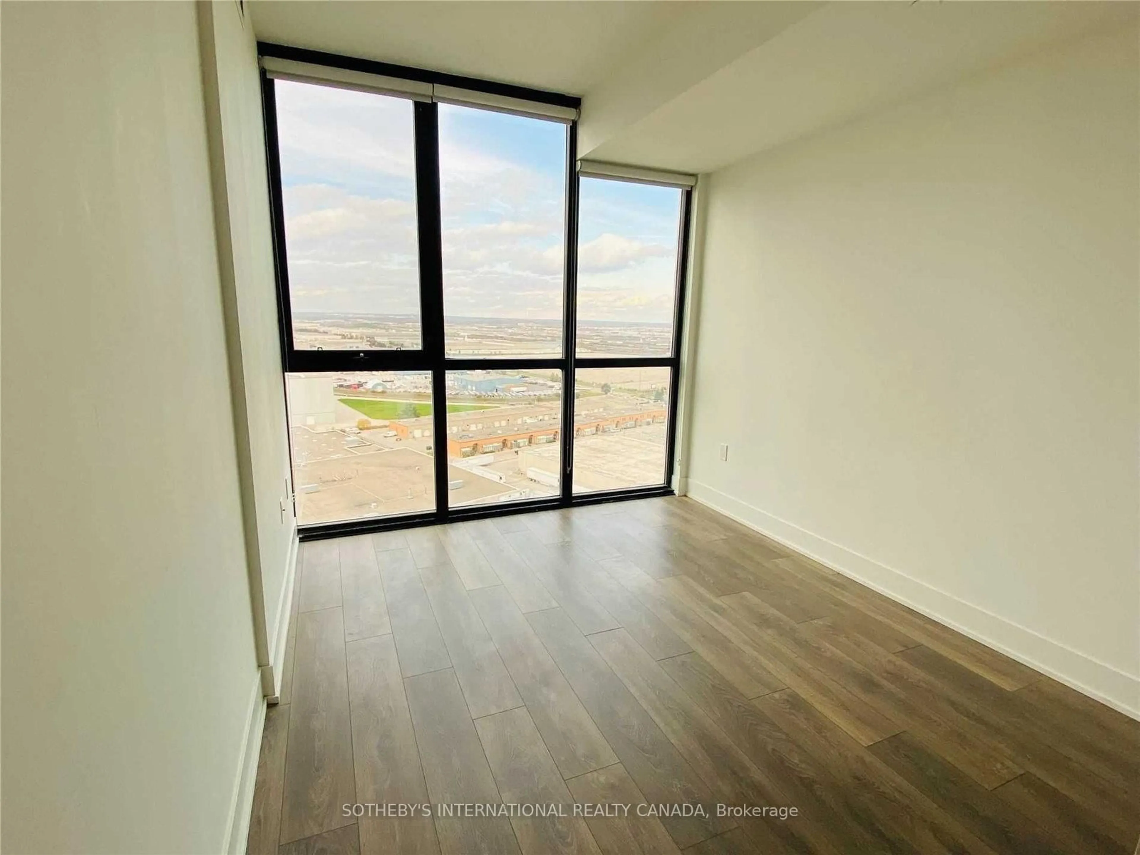 A pic of a room for 2916 Highway 7 #1707, Vaughan Ontario L4K 0K6