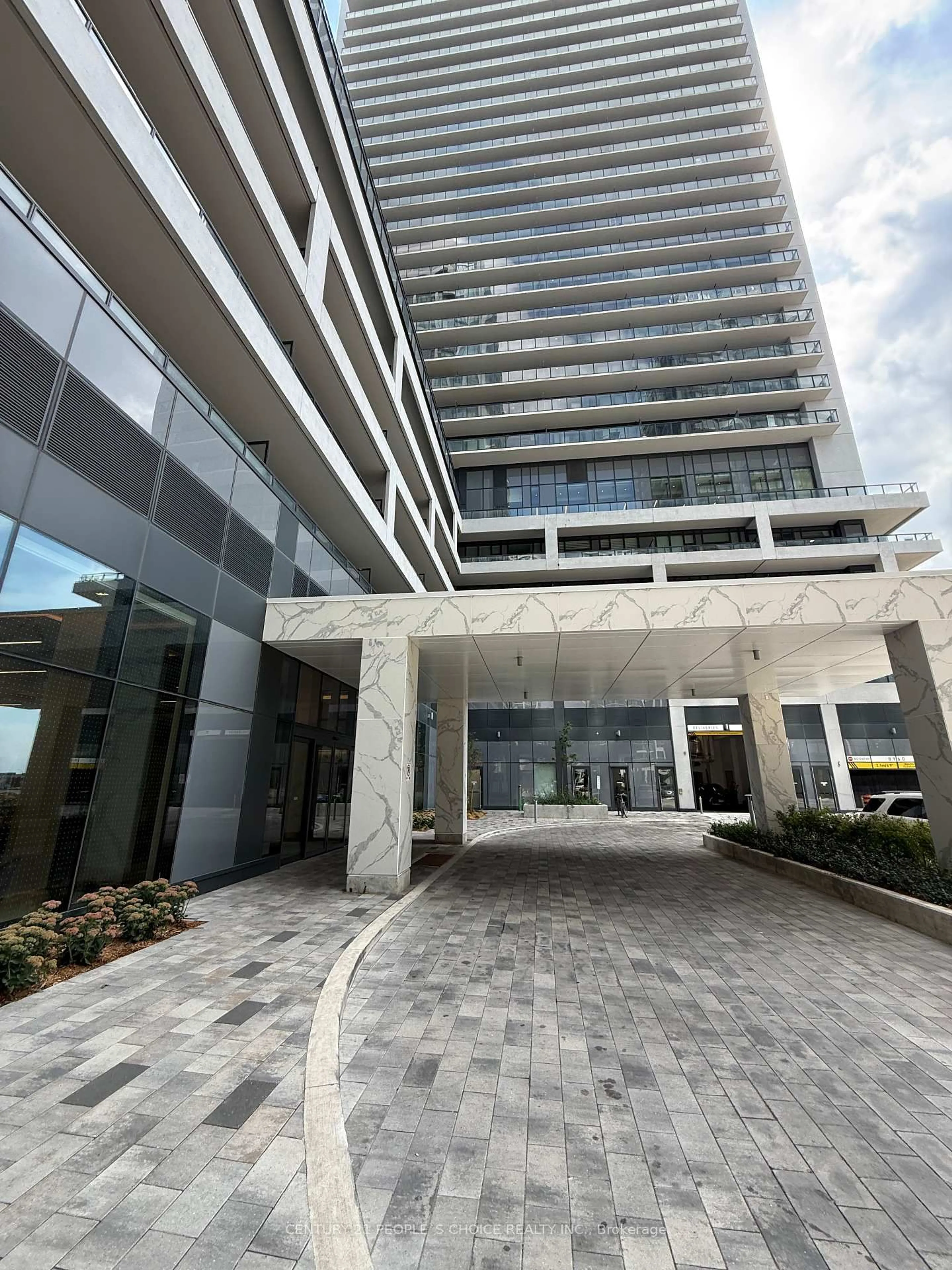 Indoor foyer for 8960 Jane St #205, Vaughan Ontario L4K 0N9