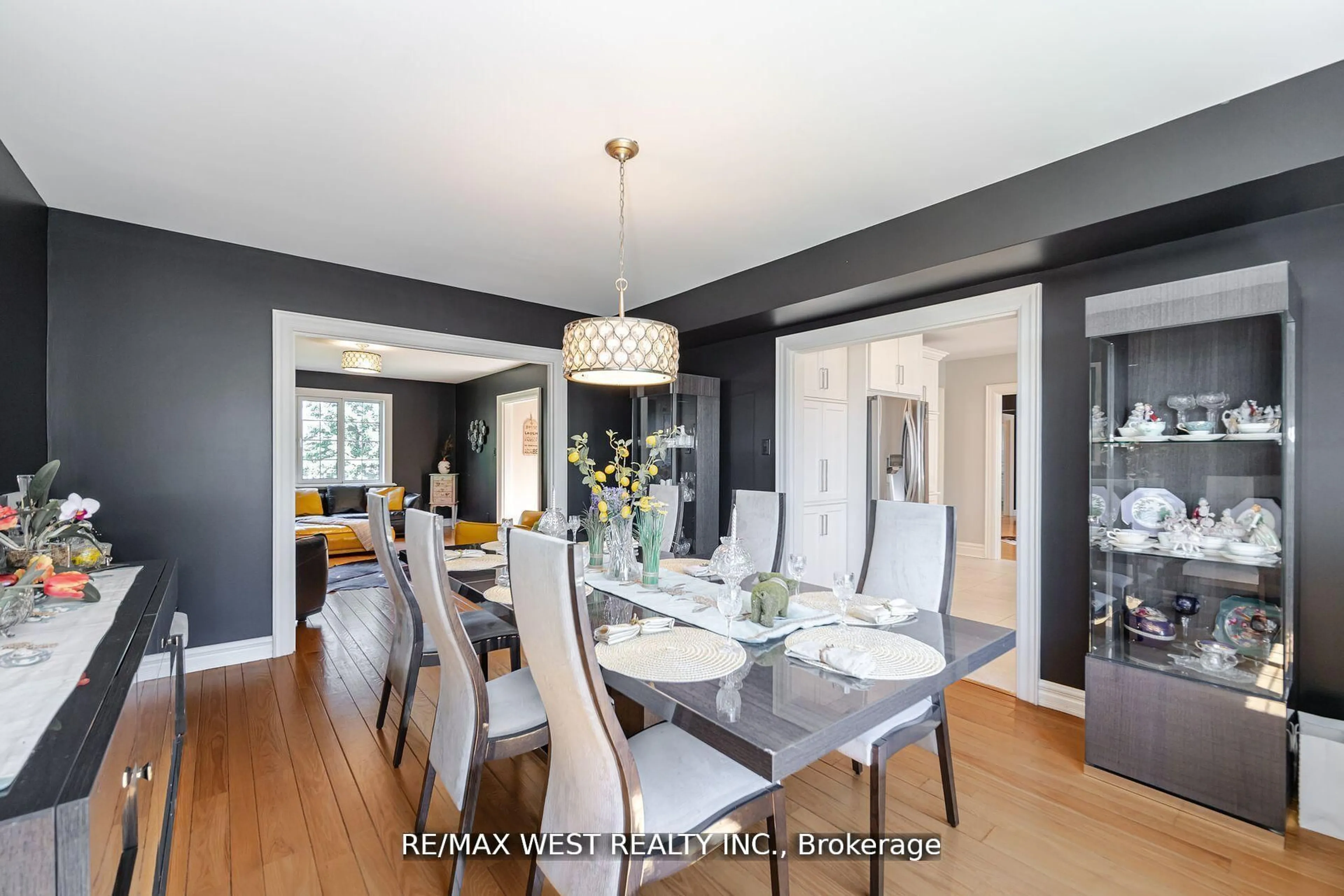 Dining room, unknown for 7 Stewart Cres, Essa Ontario L0L 2N0
