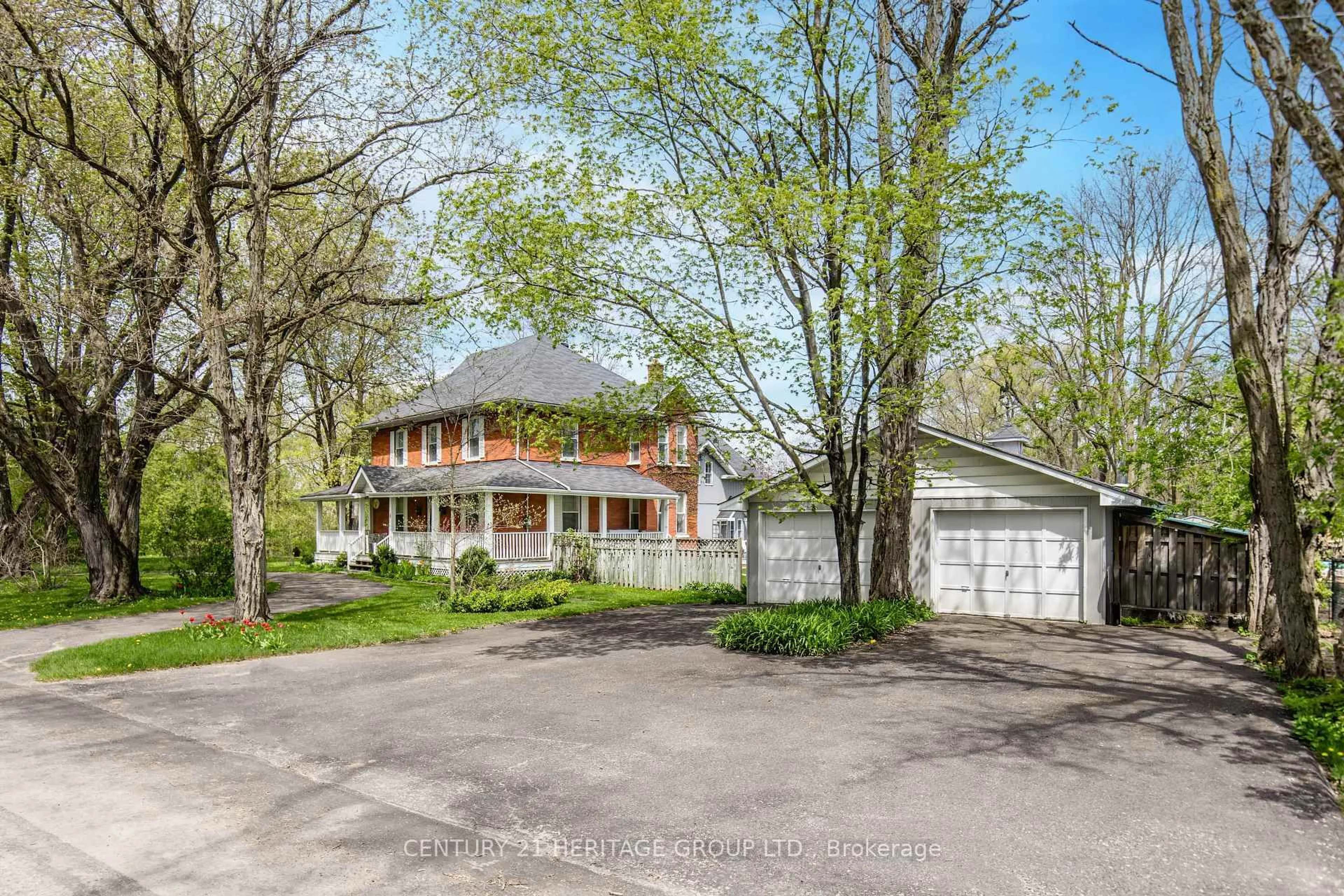 A pic from outside/outdoor area/front of a property/back of a property/a pic from drone, street for 4 Thomas St, Adjala-Tosorontio Ontario L0M 1K0