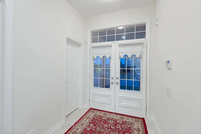2 Lady Valentina Ave, Vaughan 2