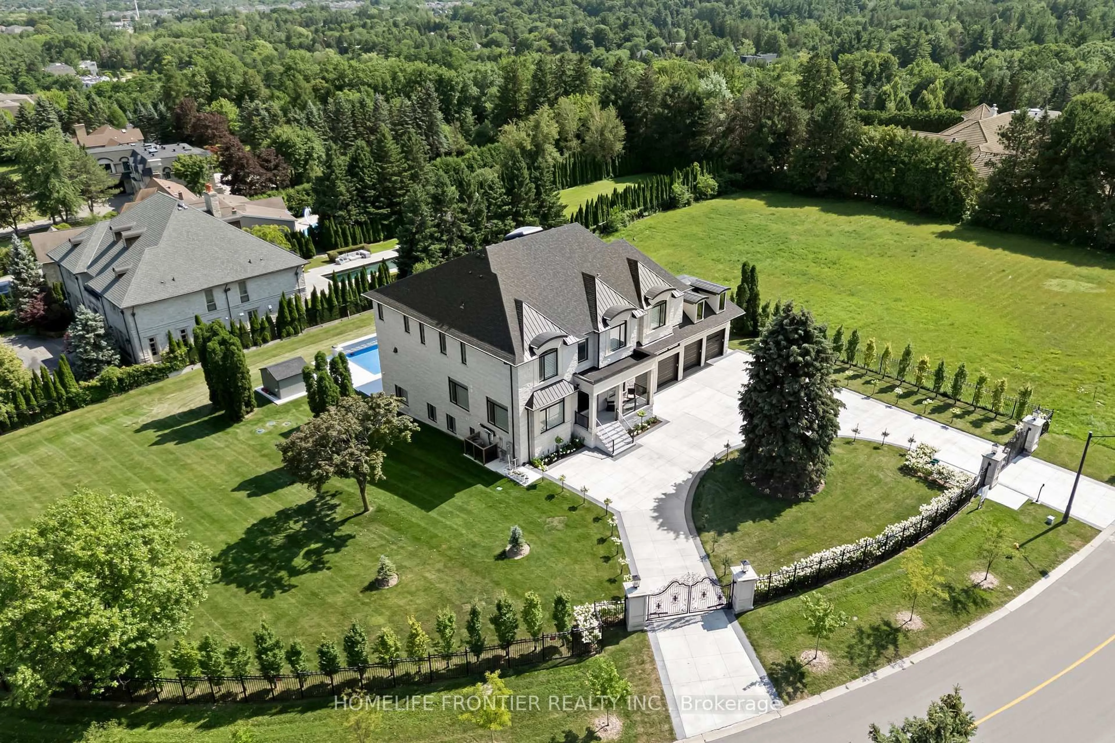 A pic from outside/outdoor area/front of a property/back of a property/a pic from drone, unknown for 731 Woodland Acres Cres, Vaughan Ontario L6A 1G2