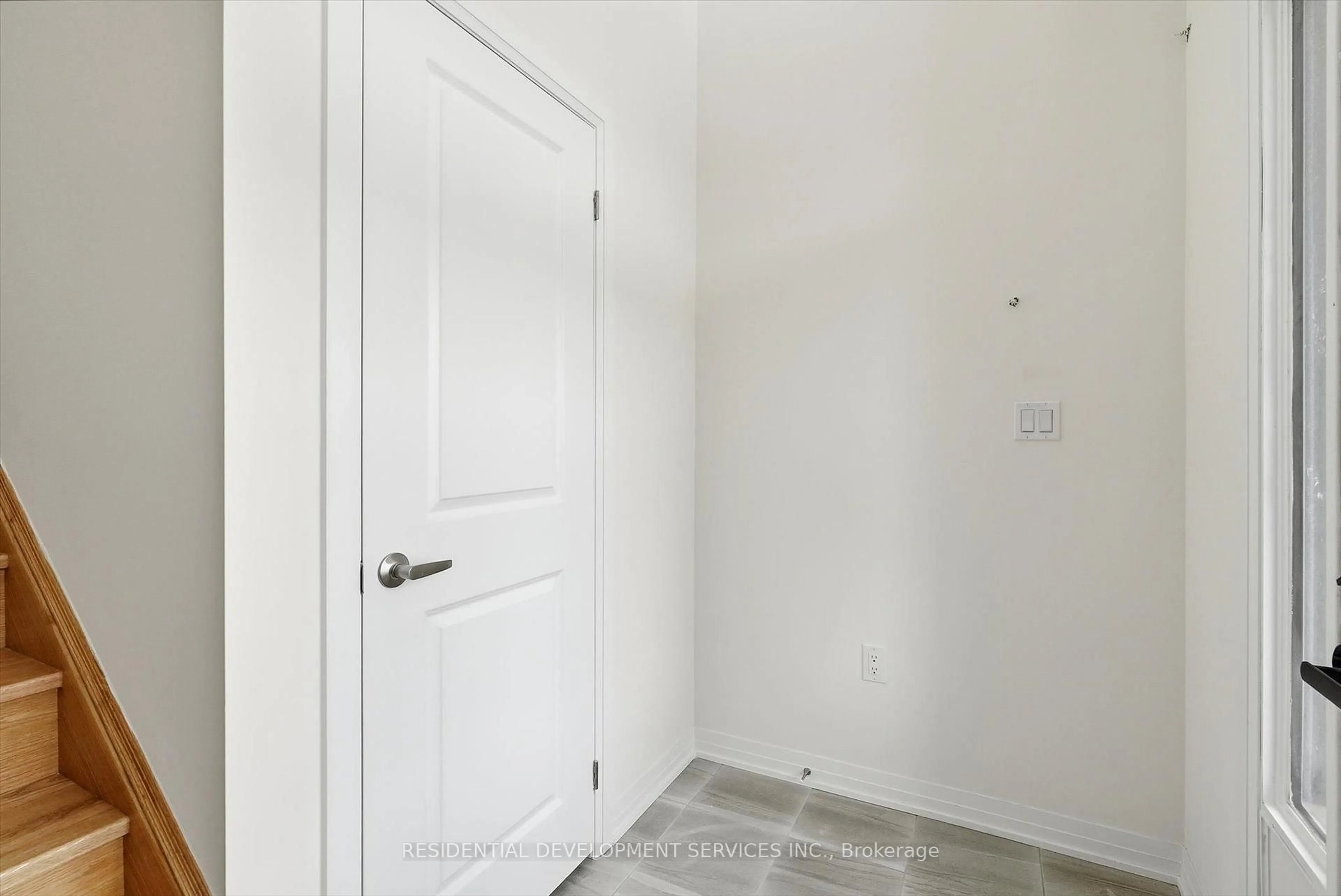 Indoor entryway for 76 George Bales Lane, Richmond Hill Ontario L4S 0P9