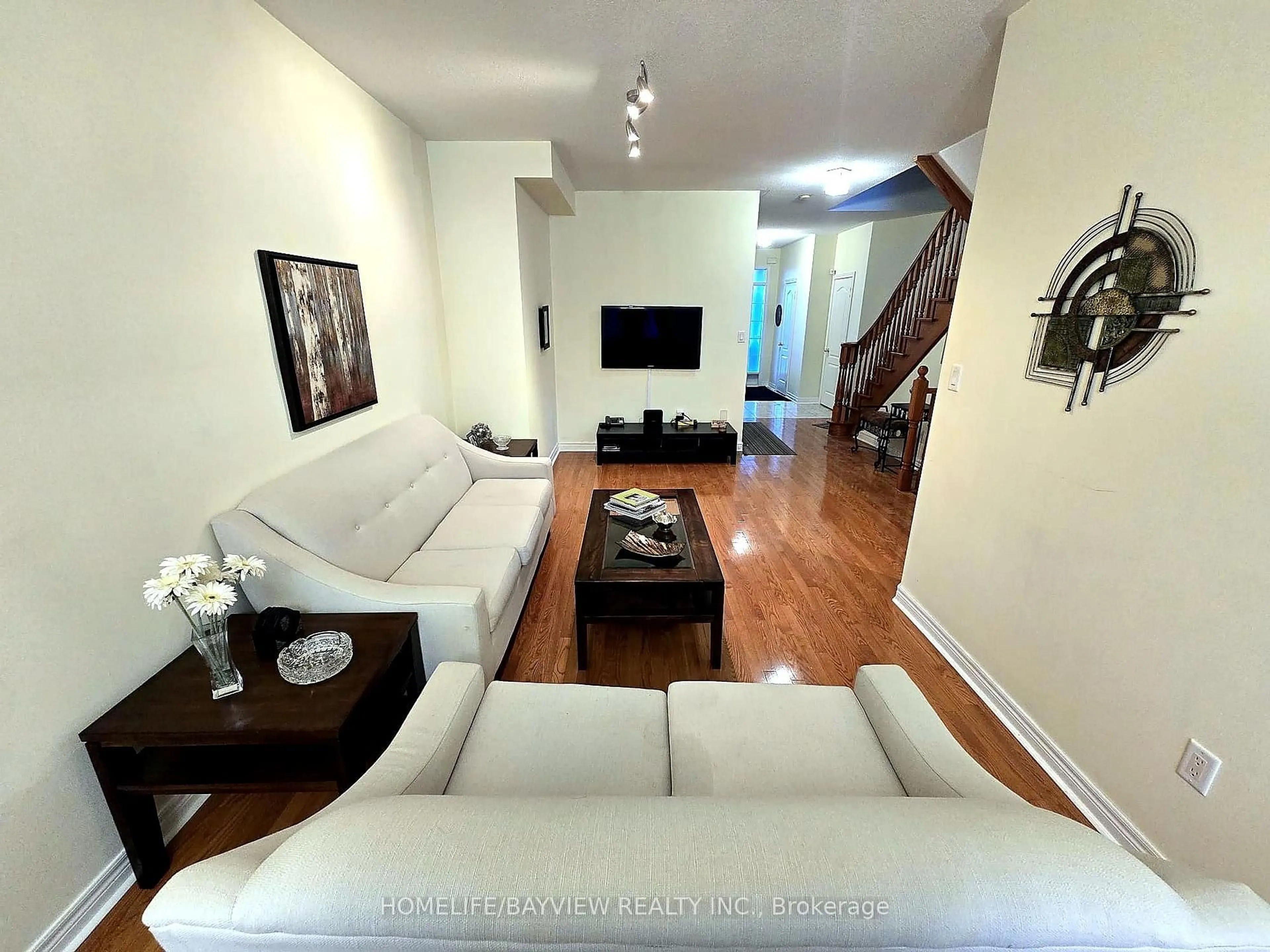 Living room with furniture, unknown for 8 Townwood Dr #7, Richmond Hill Ontario L4E 4Y1