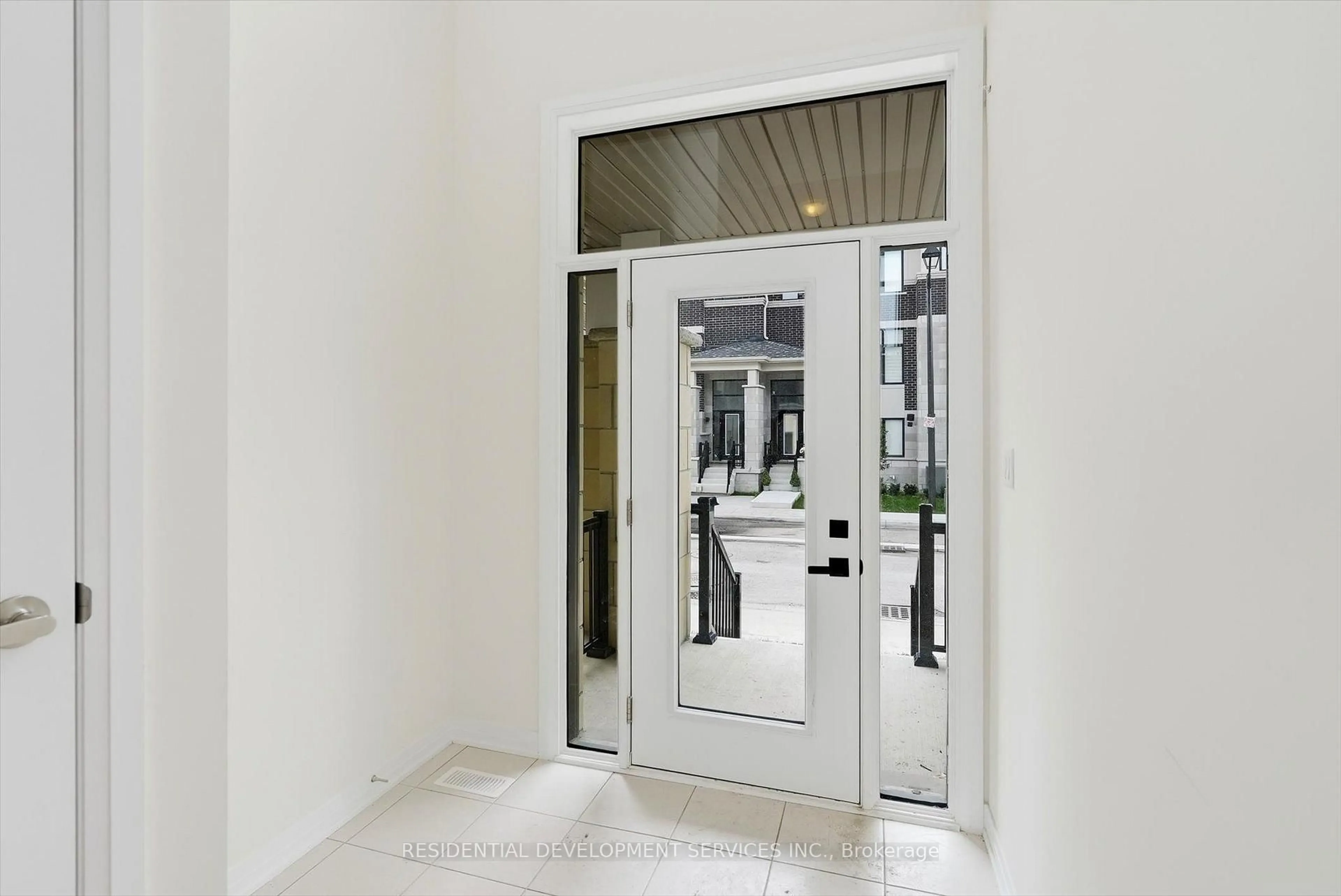 Indoor foyer for 79 Millman Lane, Richmond Hill Ontario L4S 0P8