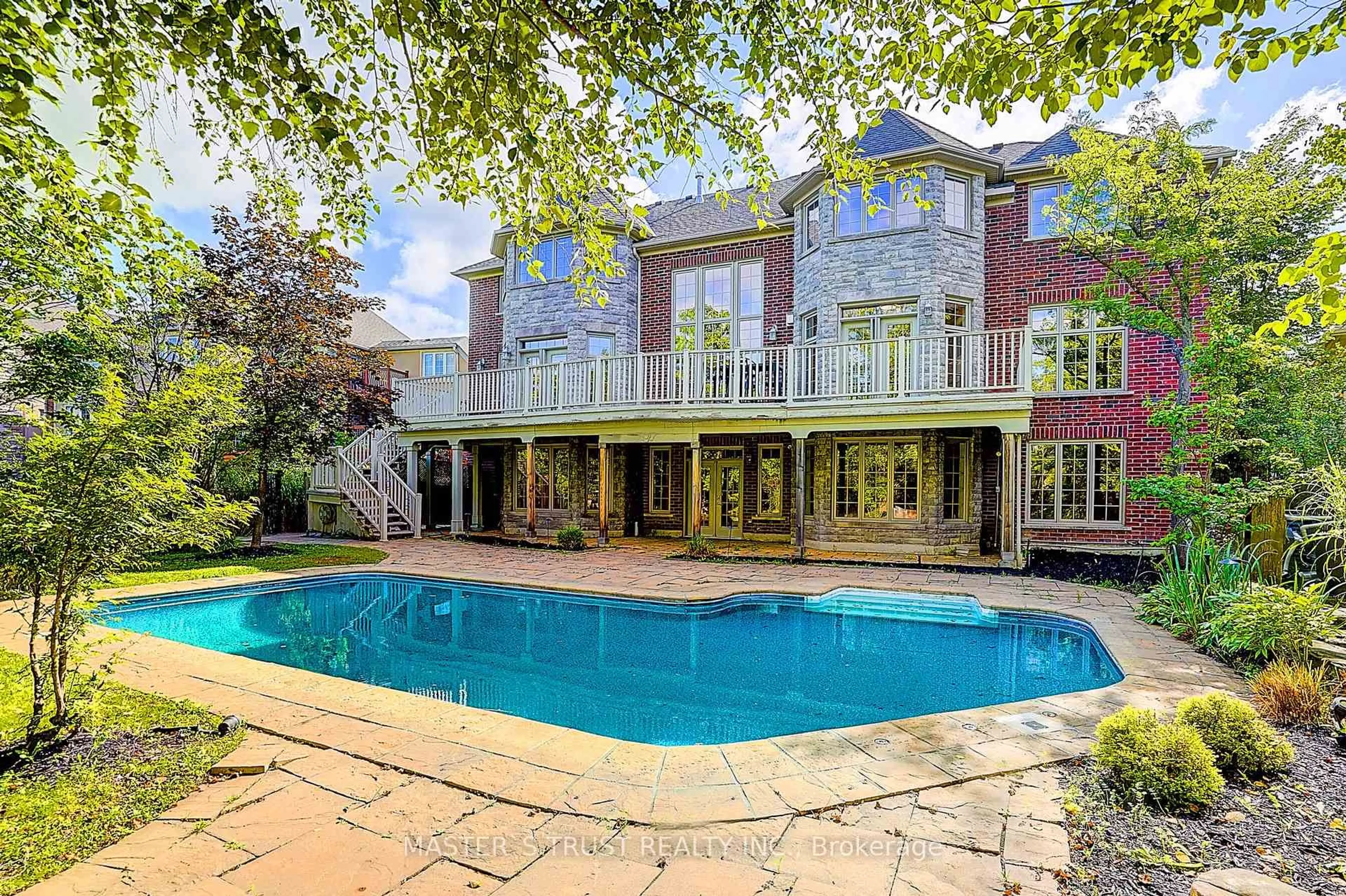 Pool for 122 Angus Glen Blvd, Markham Ontario L6C 3B8
