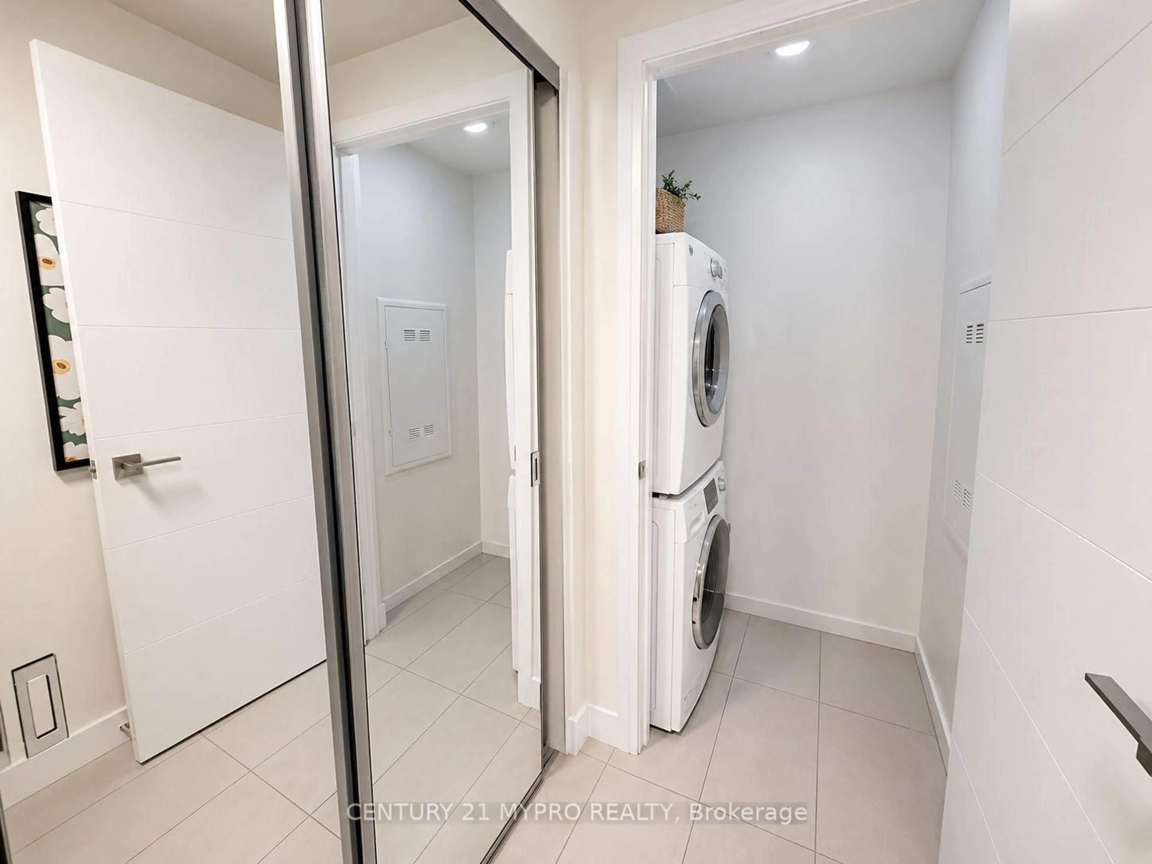Laundry room for 28 Uptown Dr #Rg12, Markham Ontario L3R 5M8