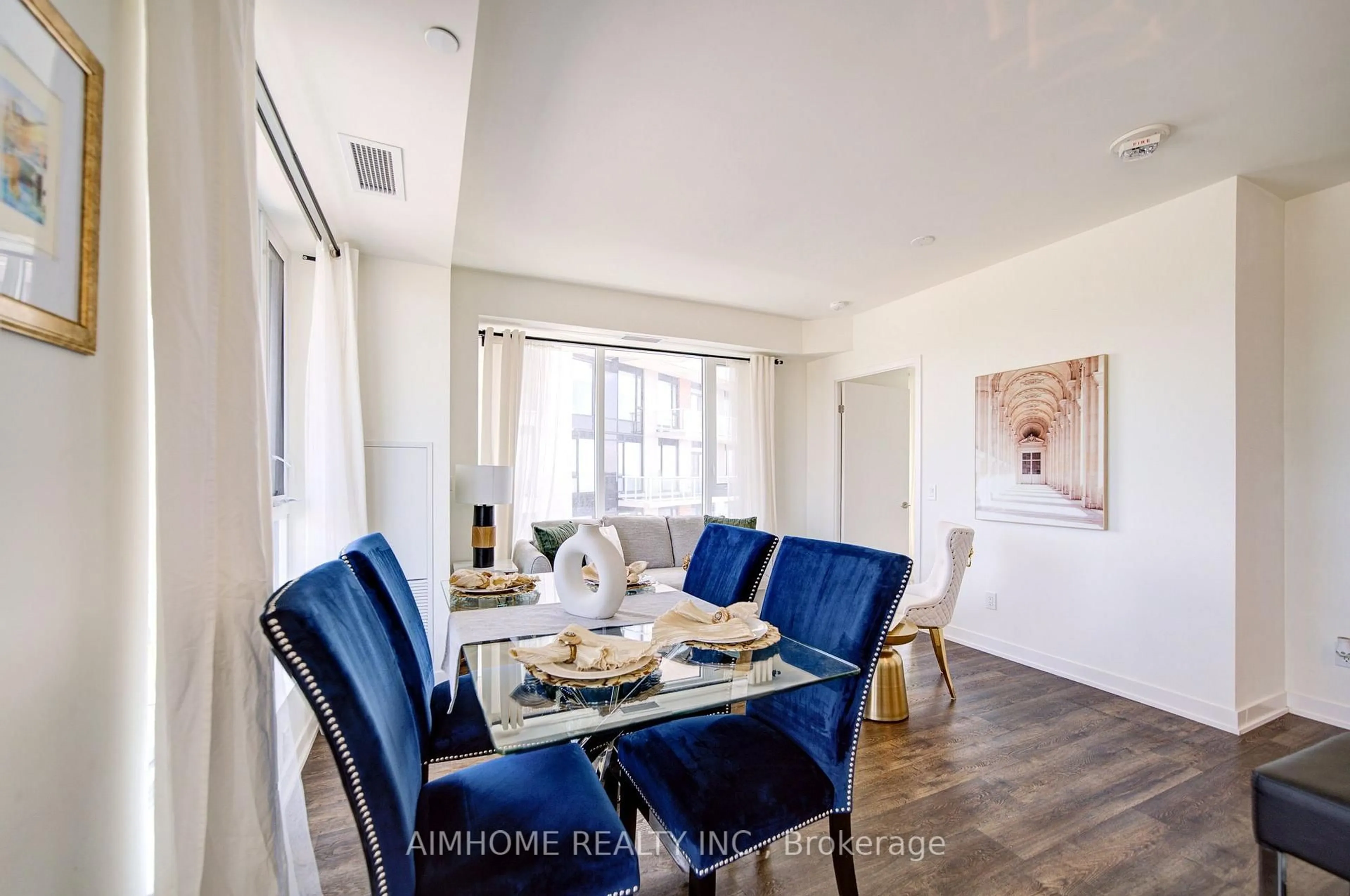 Dining room, ceramic/tile floor for 2 David Eyer Rd #829, Richmond Hill Ontario L4S 0N6