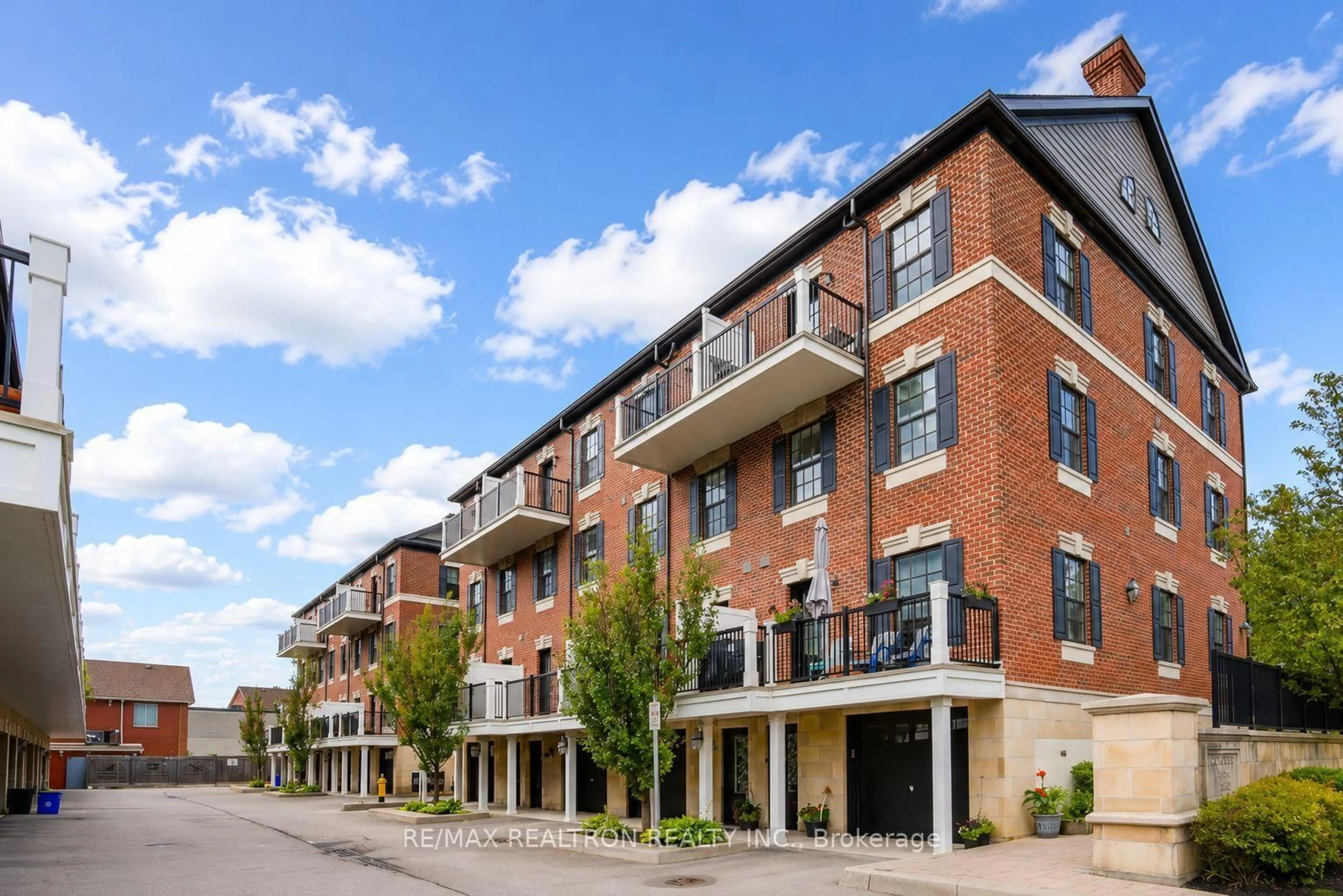 Home with brick exterior material, building for 10060 Keele St #11, Vaughan Ontario L6A 4V6