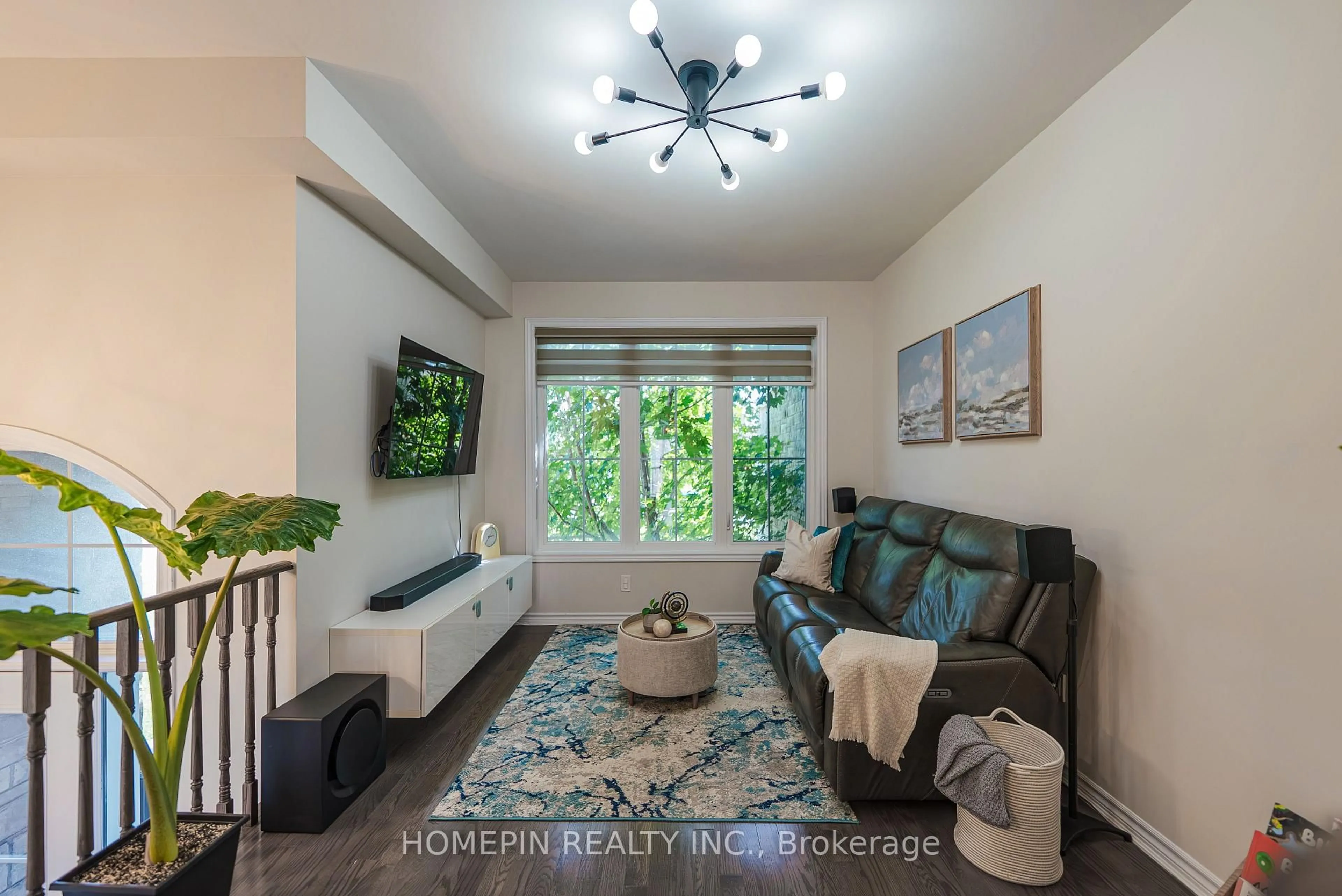 Living room with furniture, unknown for 307 Dundas Way, Markham Ontario L6E 0S8