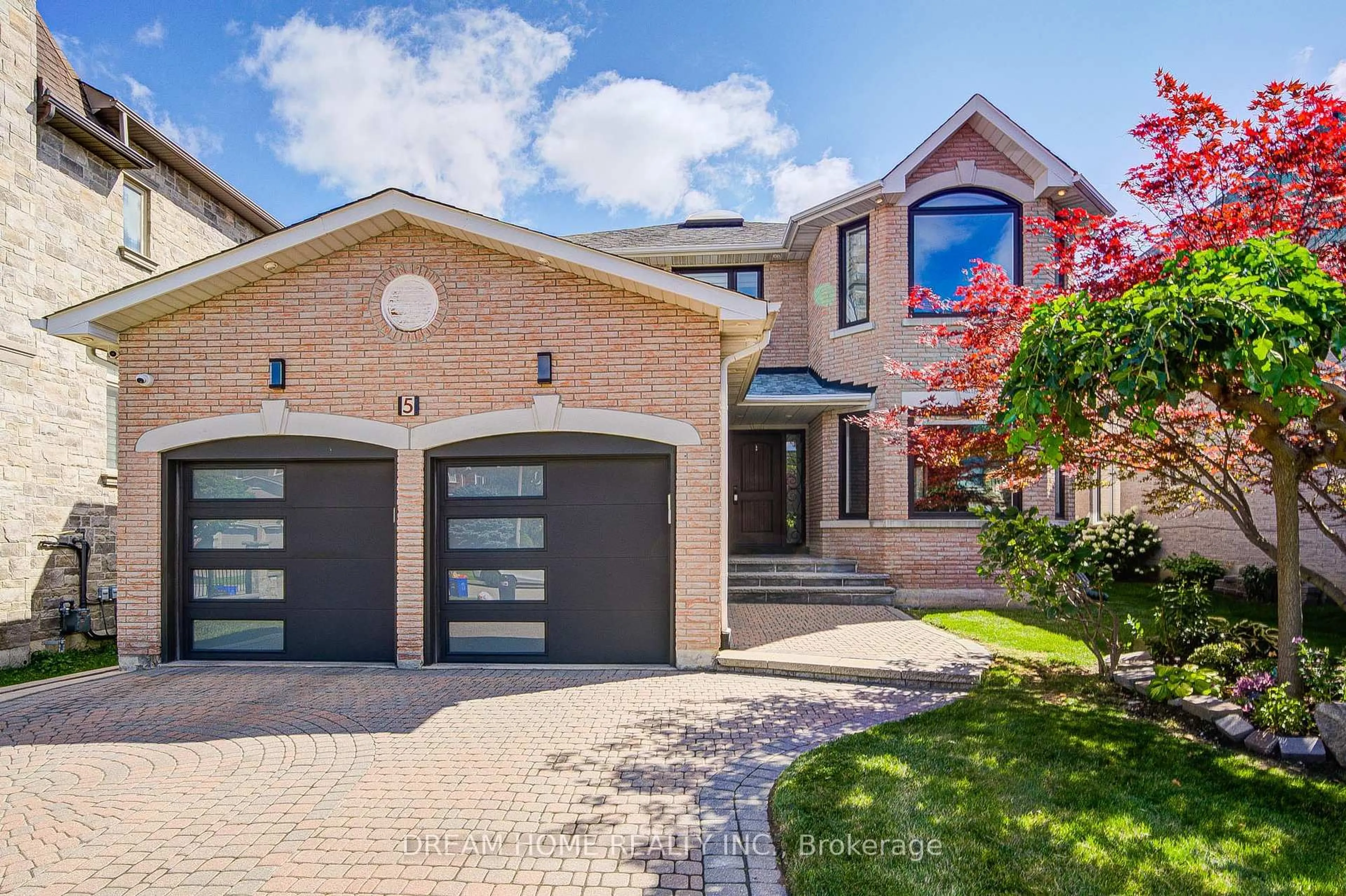 Home with brick exterior material, street for 5 Silk Crt, Richmond Hill Ontario L4B 4A4