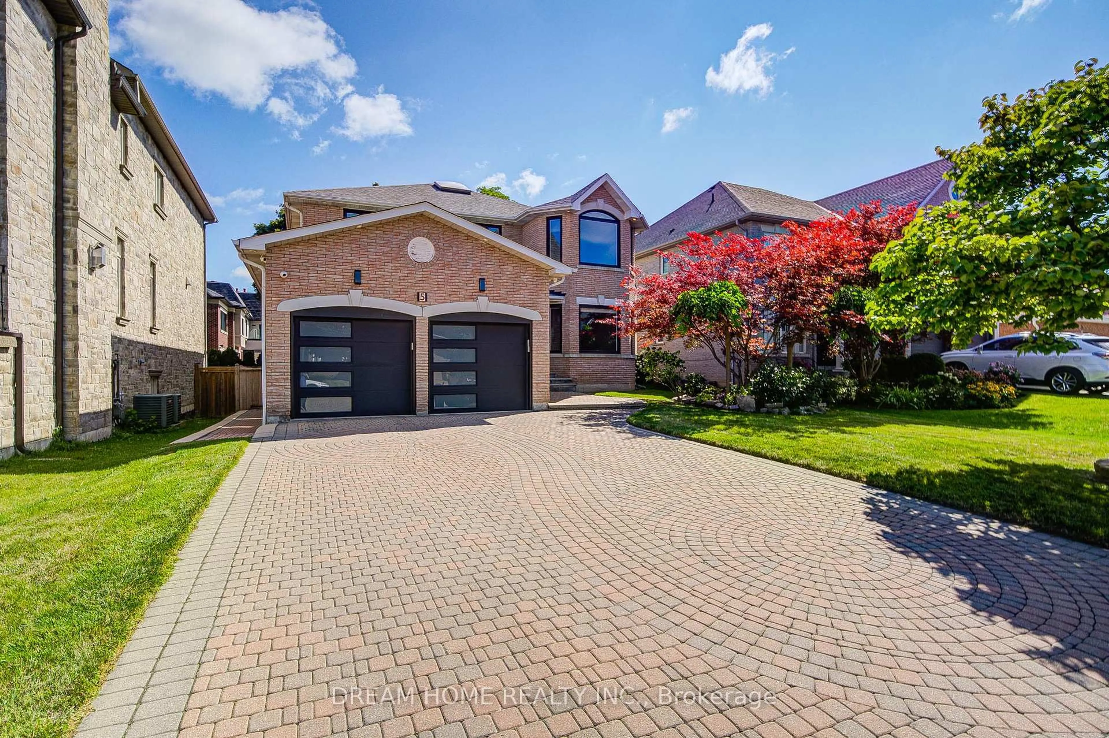 Home with brick exterior material, street for 5 Silk Crt, Richmond Hill Ontario L4B 4A4
