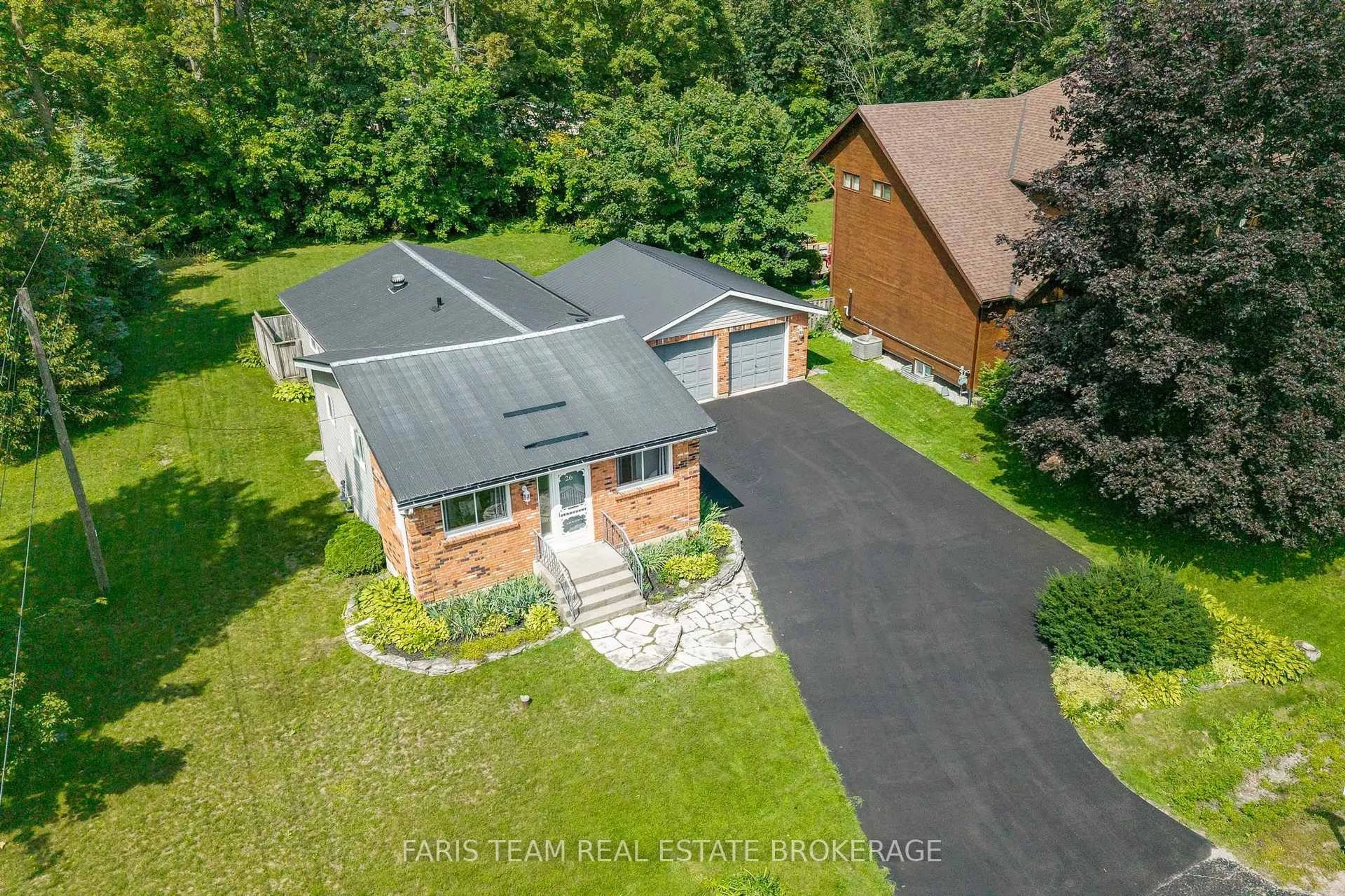 A pic from outside/outdoor area/front of a property/back of a property/a pic from drone, street for 26 Big Bay Point Rd, Innisfil Ontario L9S 2N9