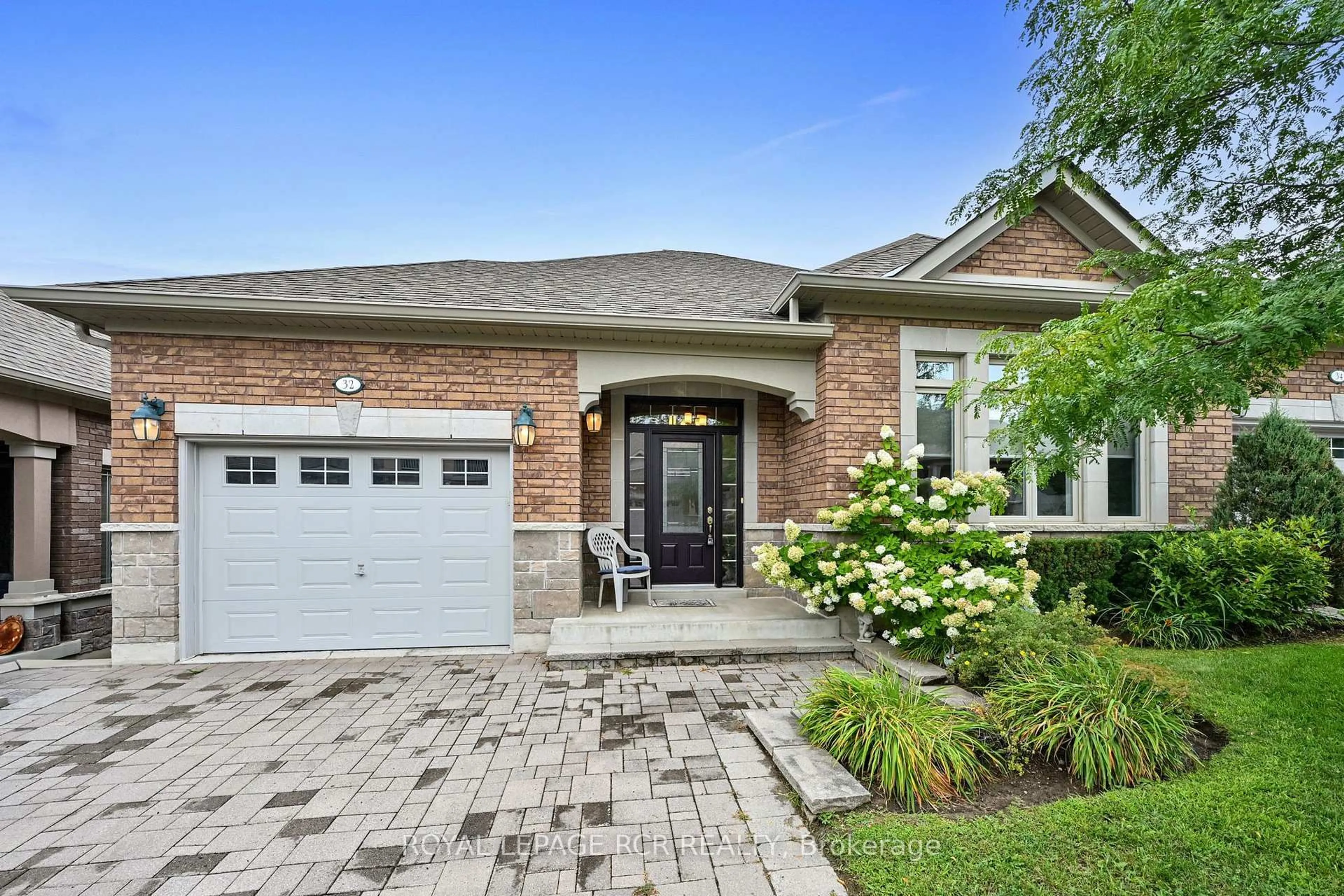 Home with brick exterior material, street for 32 Hillcrest Dr, New Tecumseth Ontario L9R 0N4