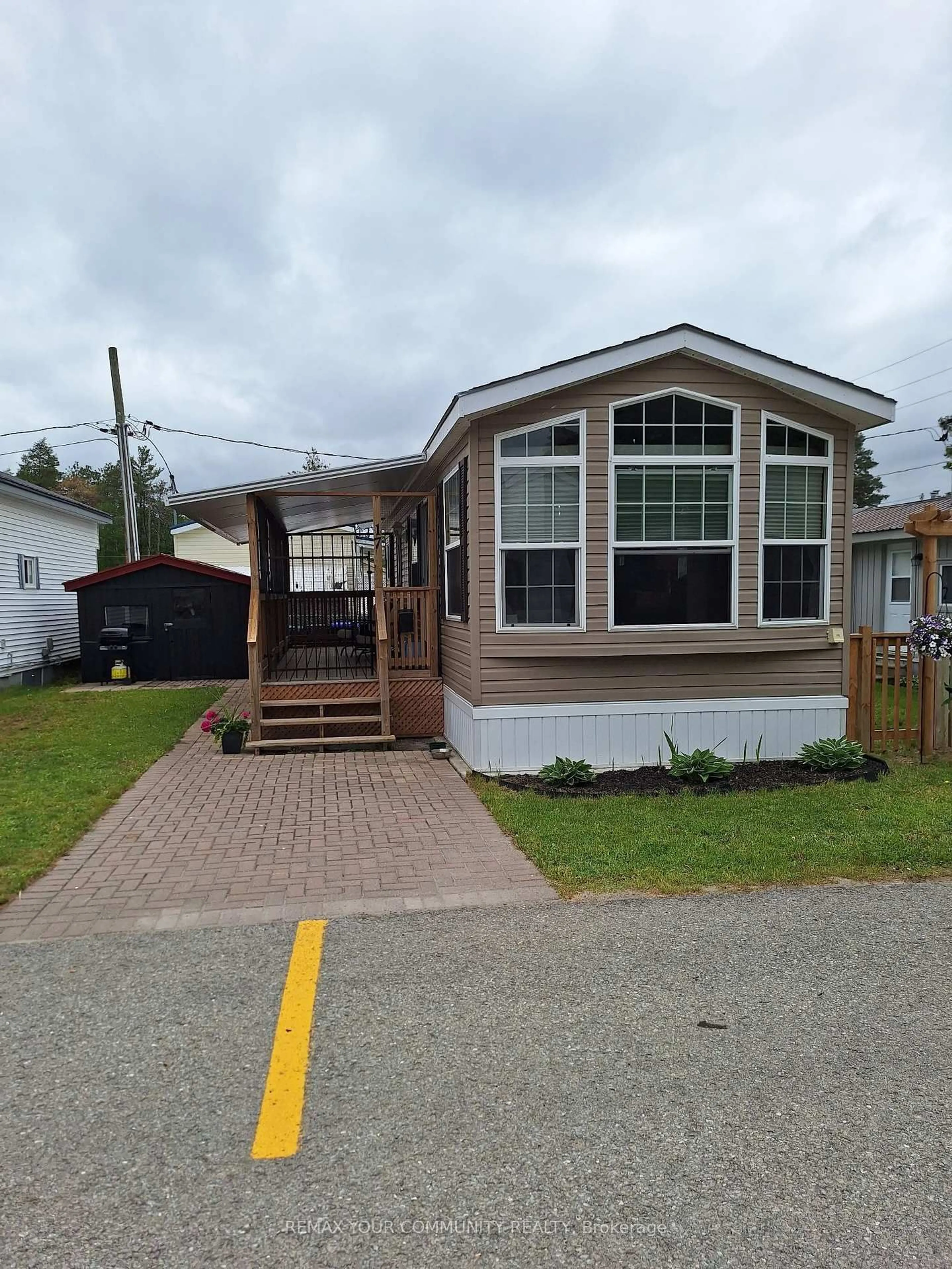 Home with vinyl exterior material, street for 17 SECOND St, Essa Ontario L0M 1B3
