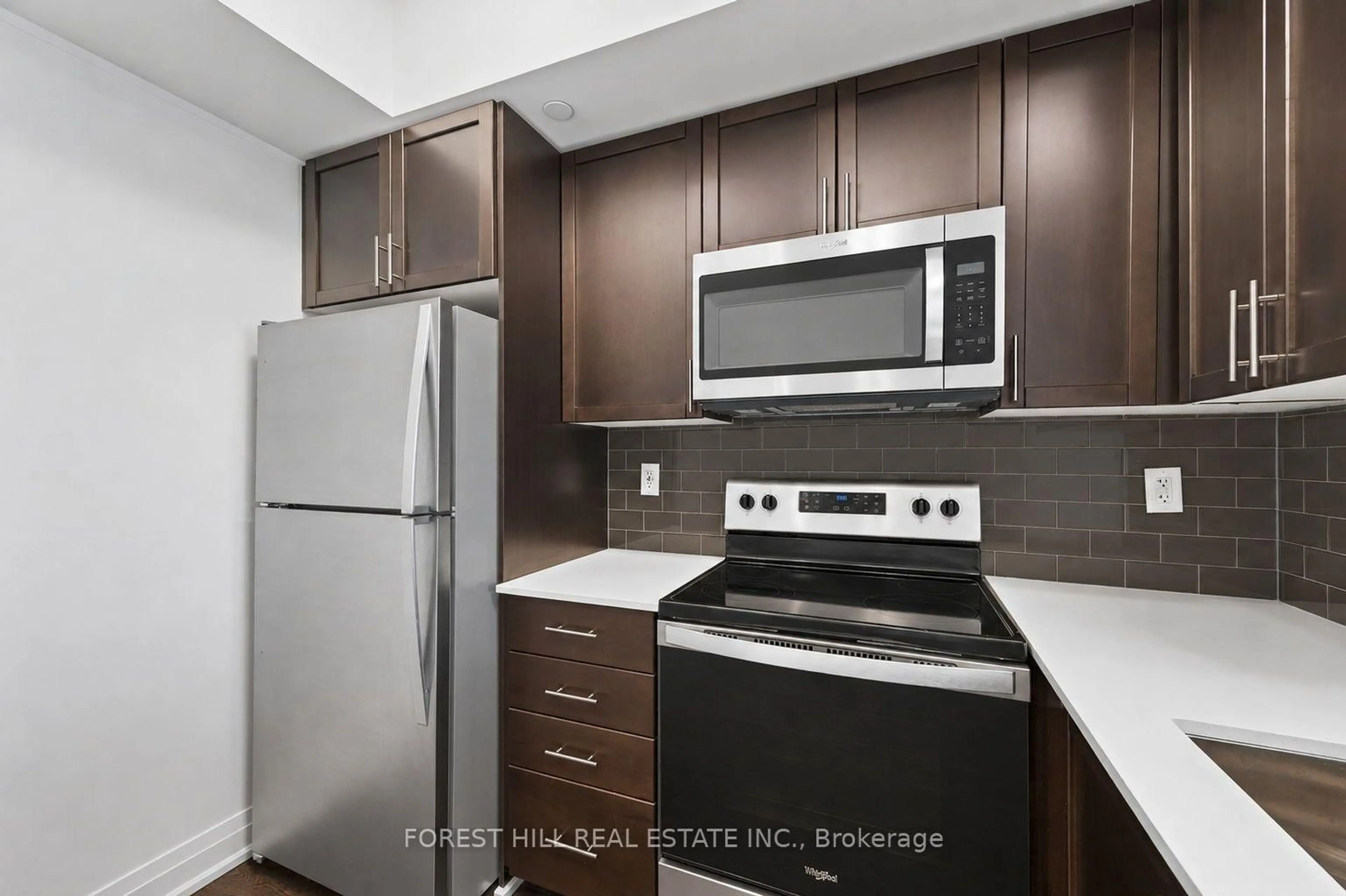 Standard kitchen, unknown for 9700 Ninth Line #605, Markham Ontario L6B 1A8