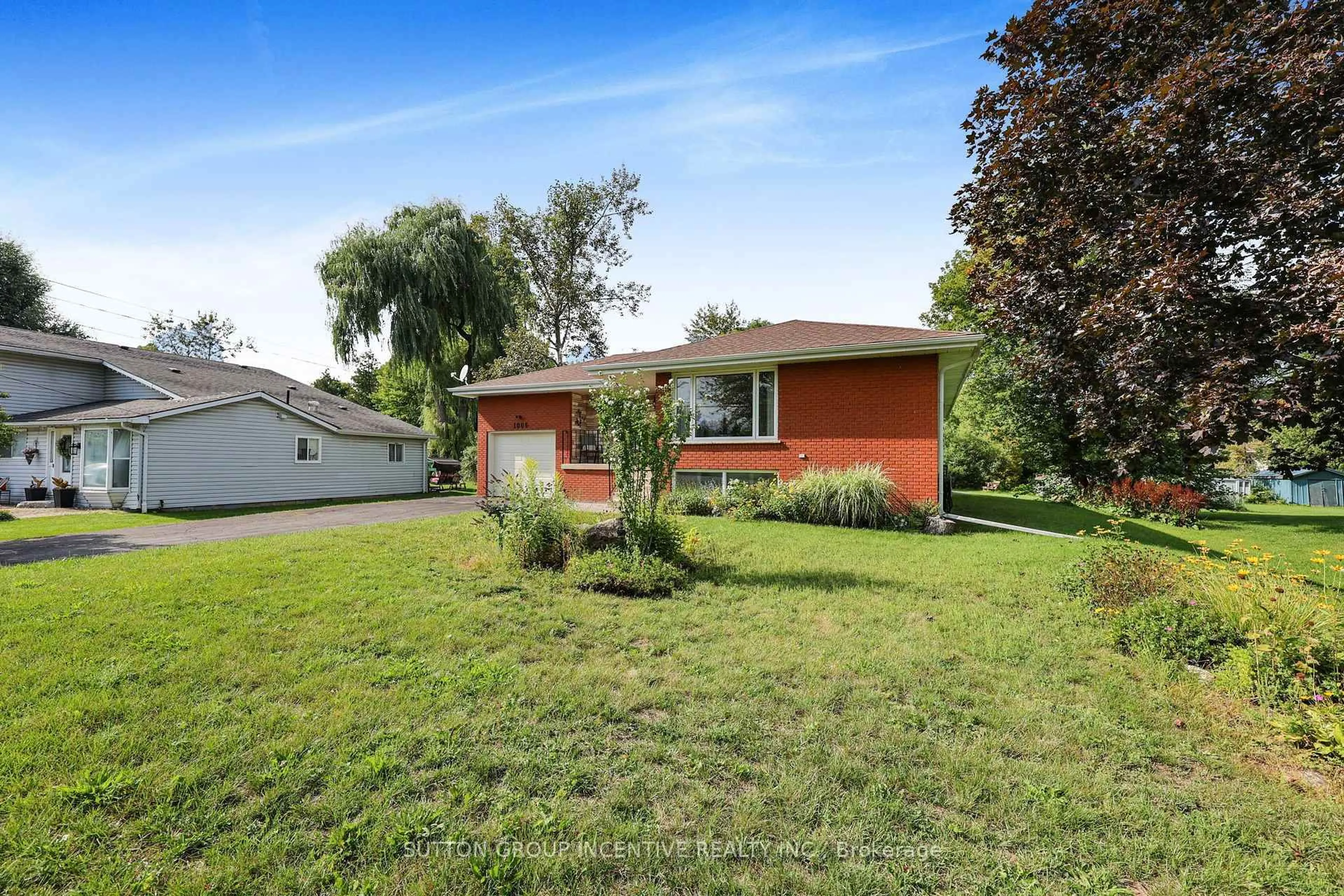 Home with brick exterior material, street for 1006 Lebanon Dr, Innisfil Ontario L9S 2B7