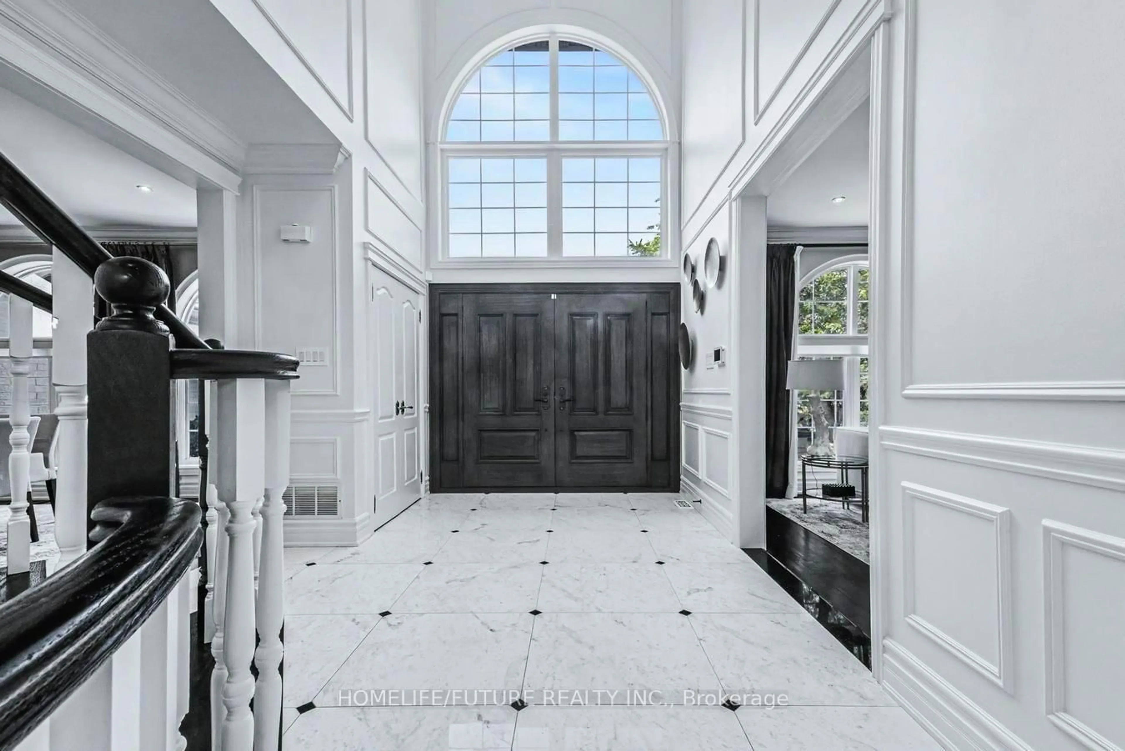 Indoor entryway for 19 Noble St, Markham Ontario L3R 8G4