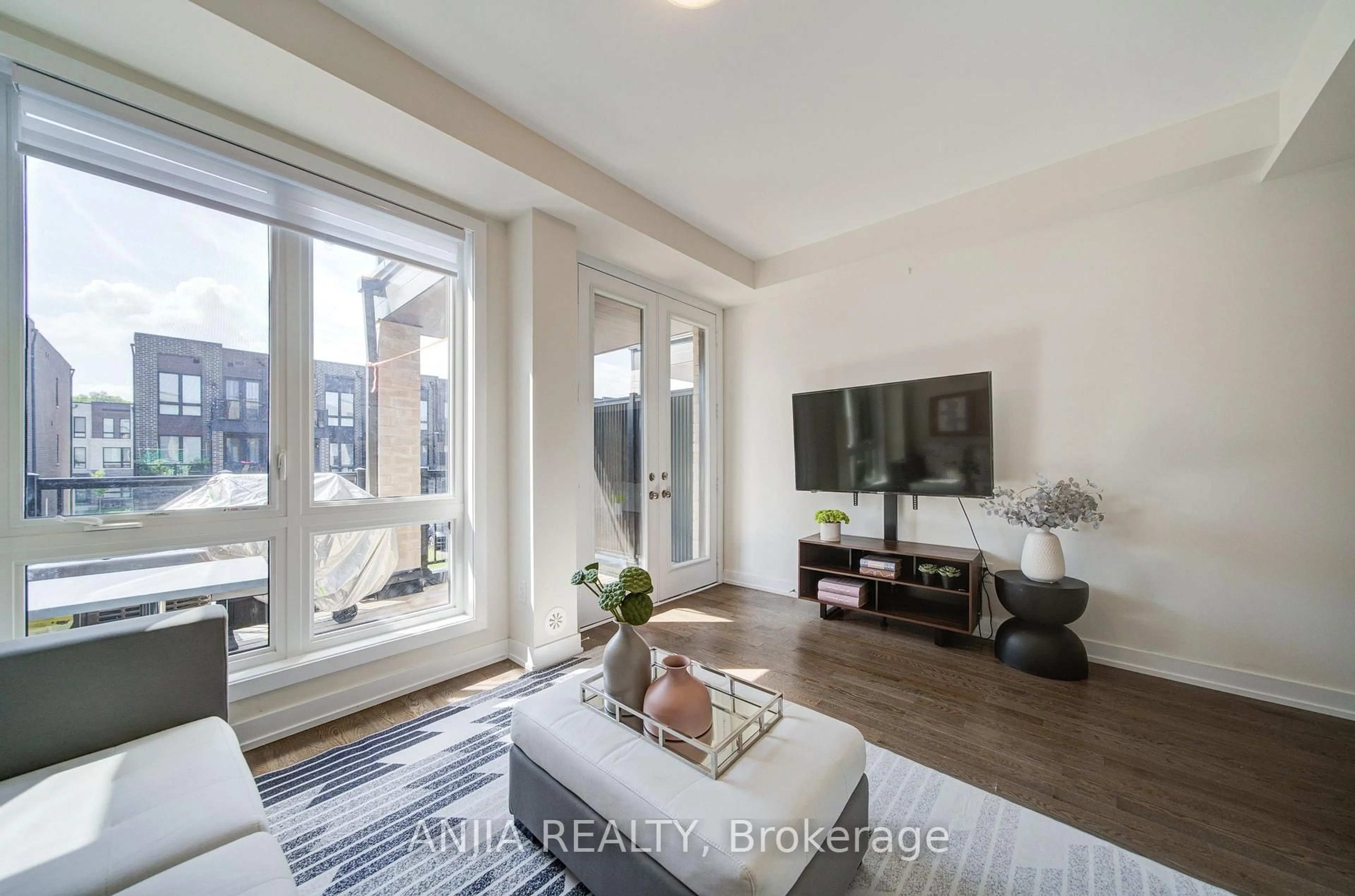 Living room with furniture, unknown for 83 Mikayla Lane, Markham Ontario L6B 1R1