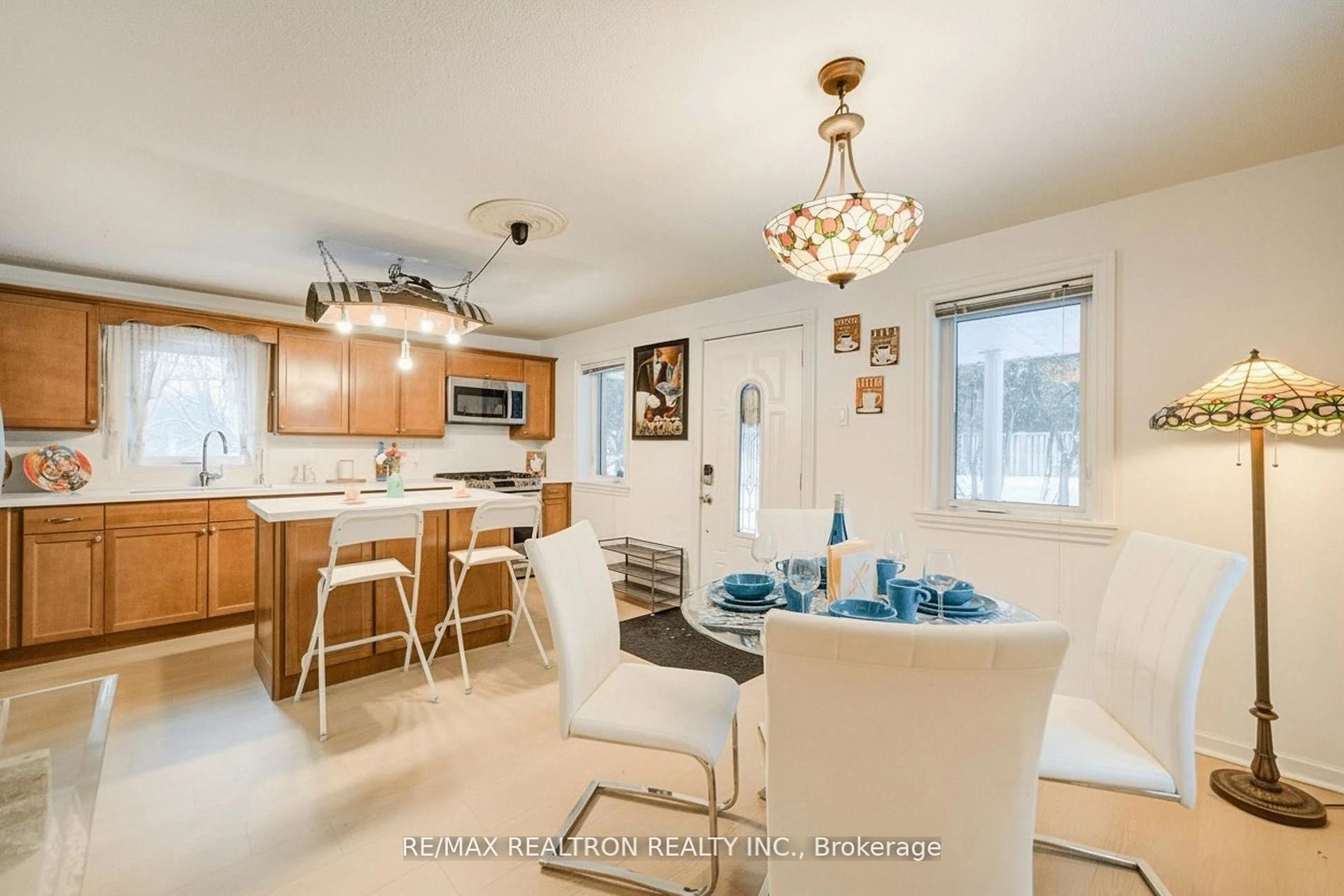 Open concept kitchen, ceramic/tile floor for 357 Baldwin Rd, Georgina Ontario L0E 1A0