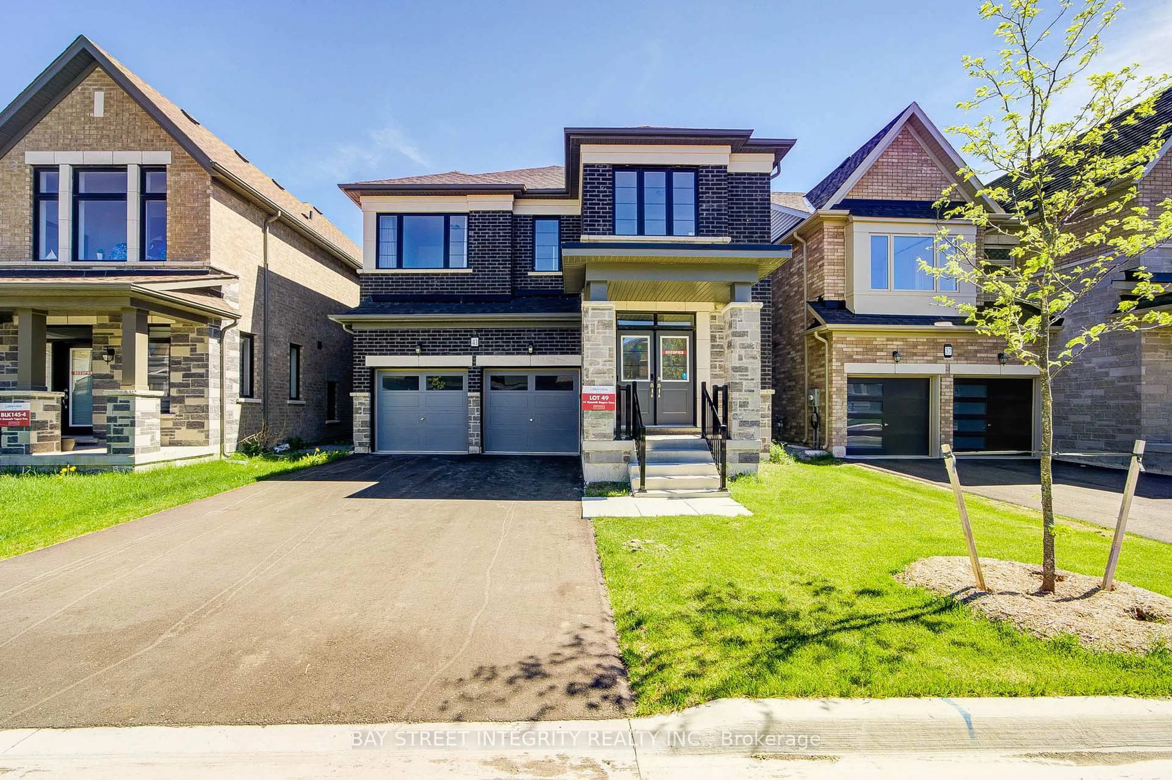 Home with brick exterior material, street for 41 Kenneth Rogers Cres, East Gwillimbury Ontario L9N 0S3
