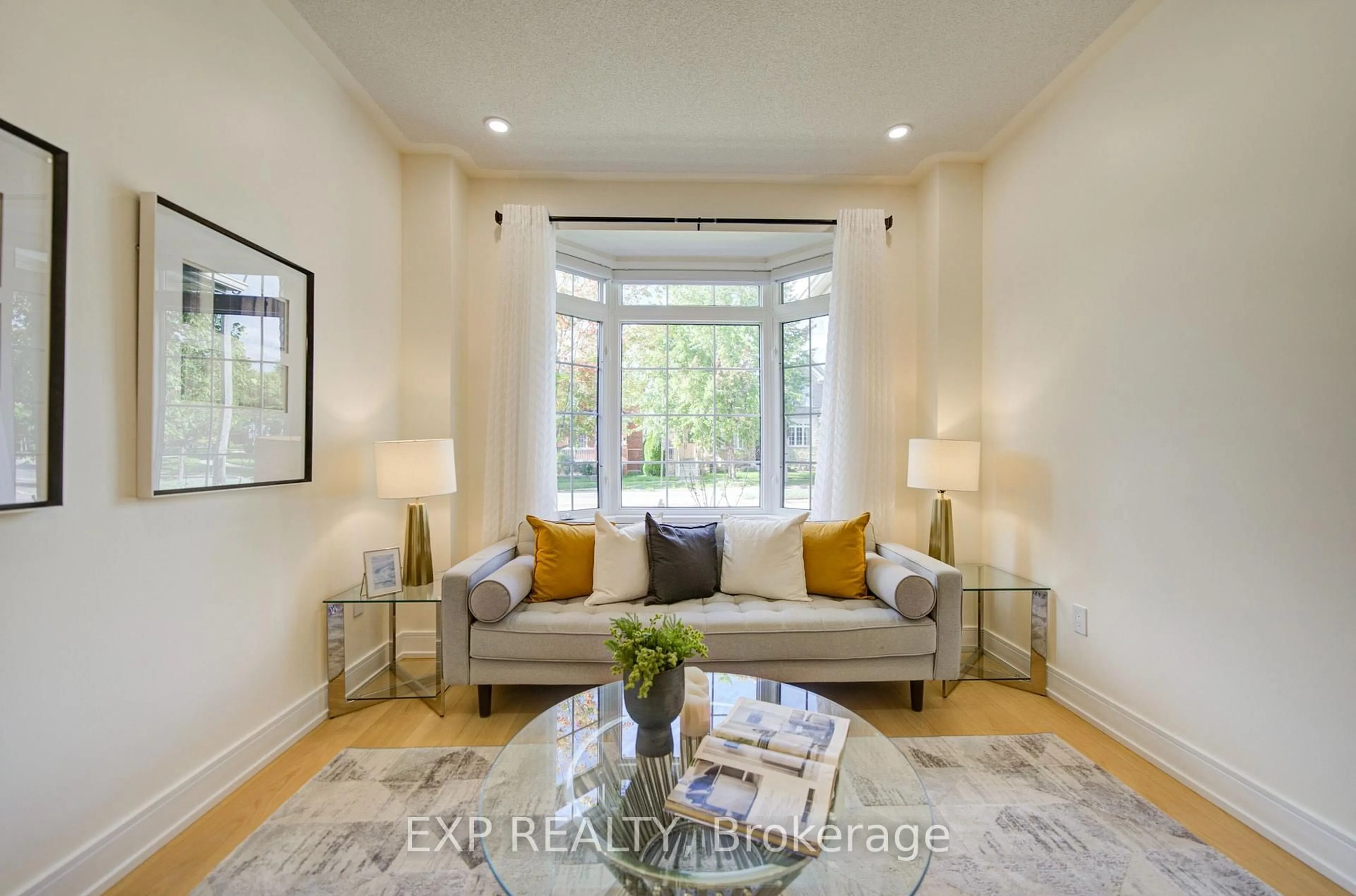 Living room with furniture, unknown for 13 Kenilworth Gate, Markham Ontario L6B 0A4
