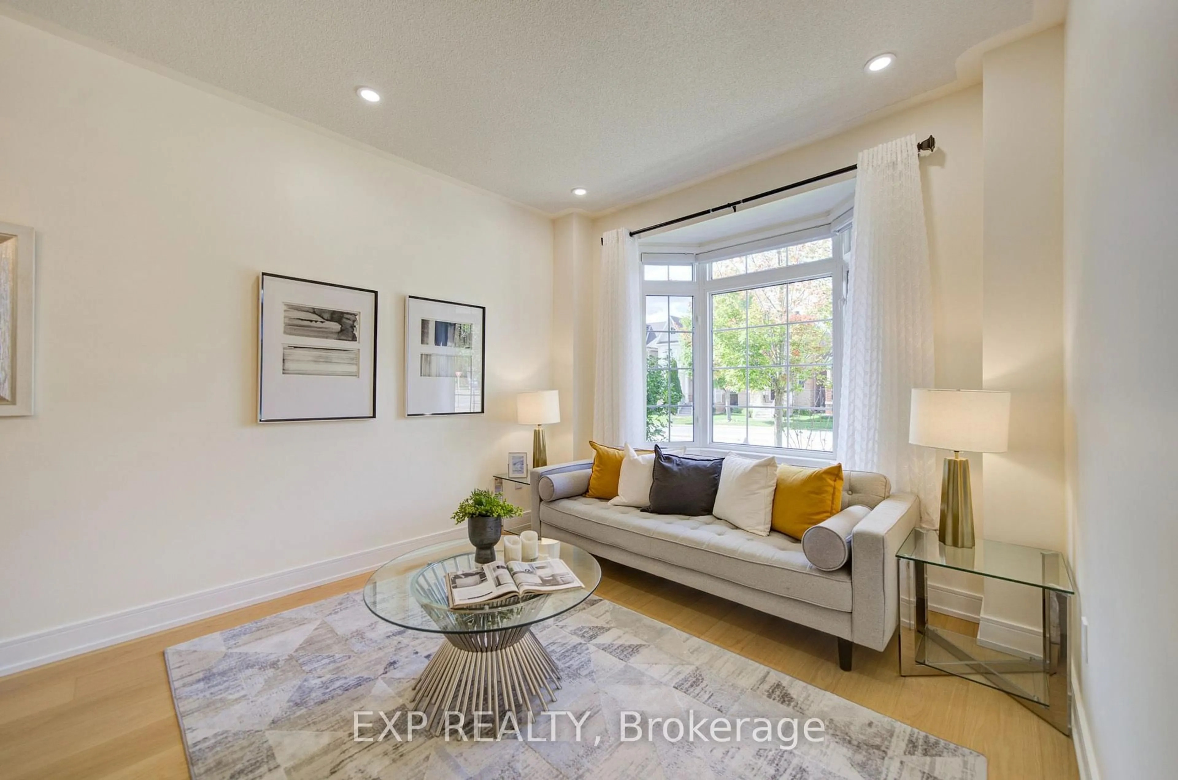 Living room with furniture, unknown for 13 Kenilworth Gate, Markham Ontario L6B 0A4