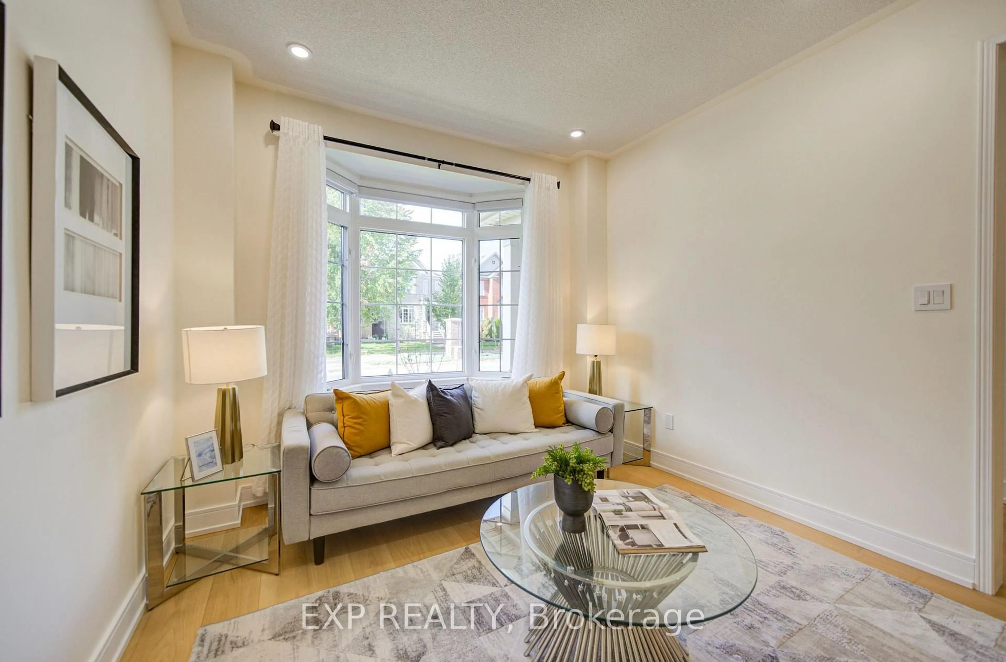 Living room with furniture, unknown for 13 Kenilworth Gate, Markham Ontario L6B 0A4