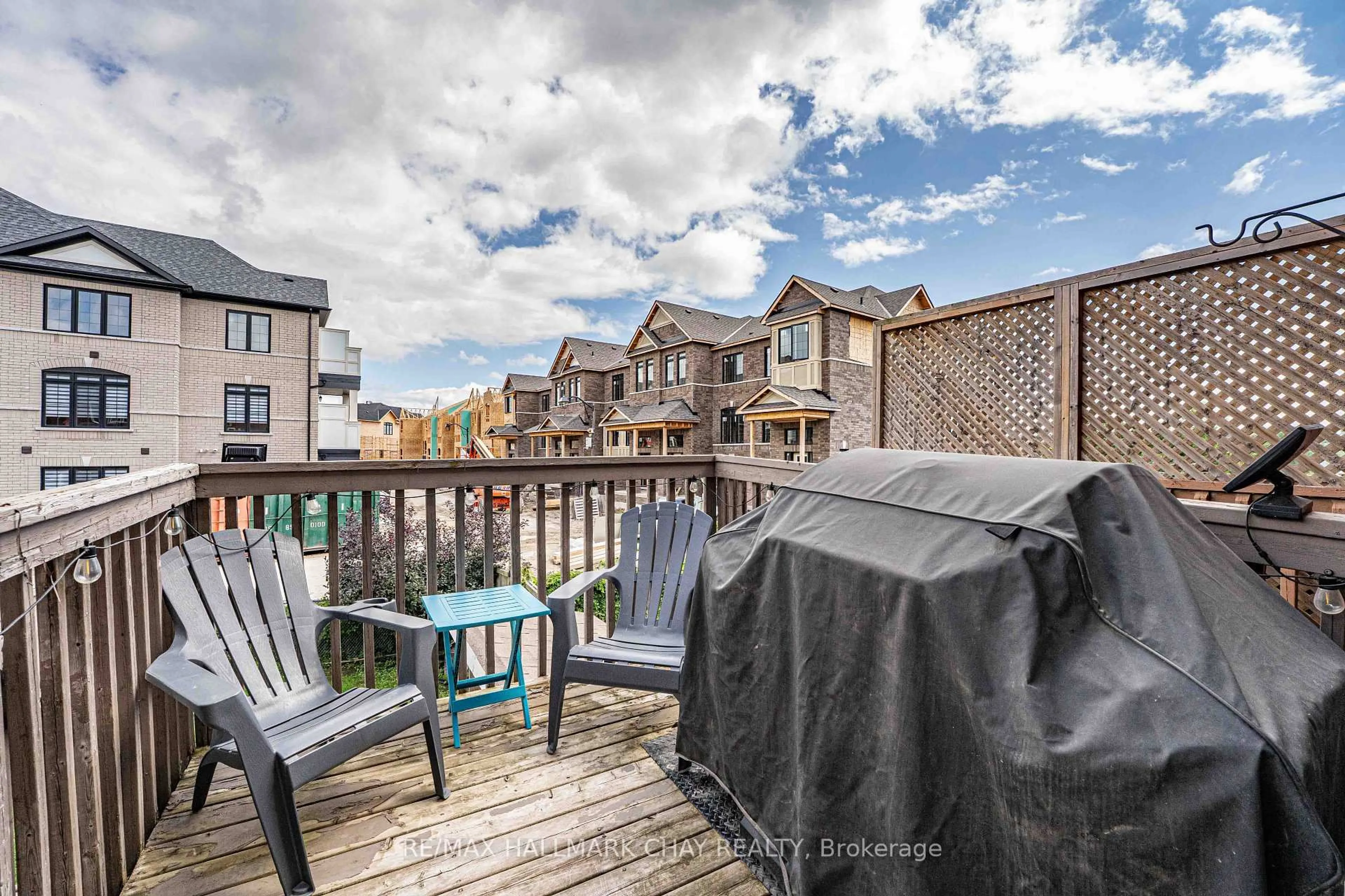Patio, water/lake/river/ocean view for 2035 Swan St, Innisfil Ontario L9S 0B5