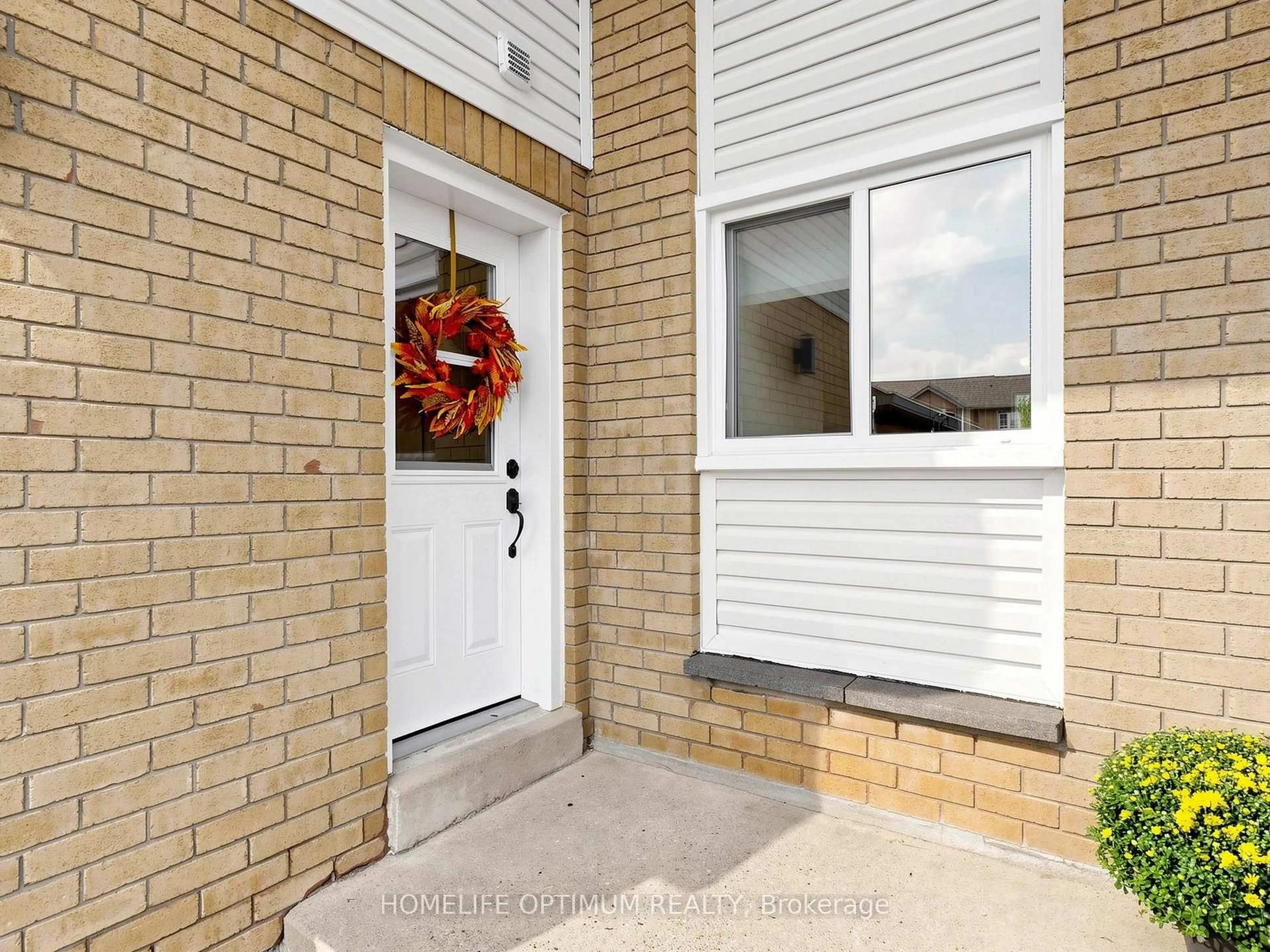 Indoor entryway for 1258 Coleman Crt, Innisfil Ontario L9S 1X4