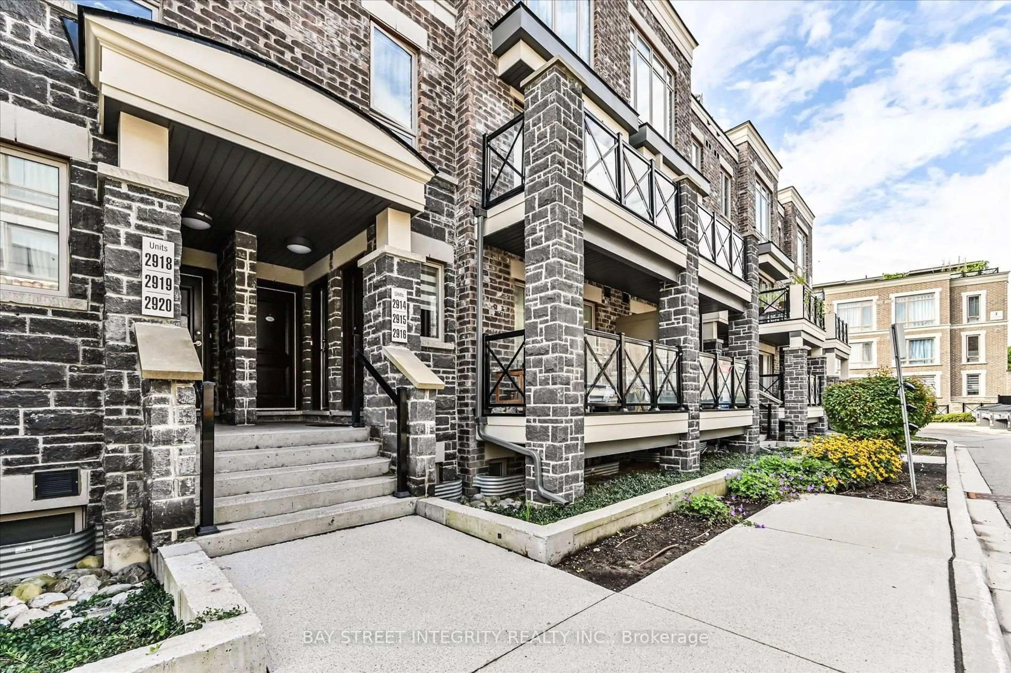 Home with brick exterior material, street for 15 Westmeath Lane #2916, Markham Ontario L6B 0A8