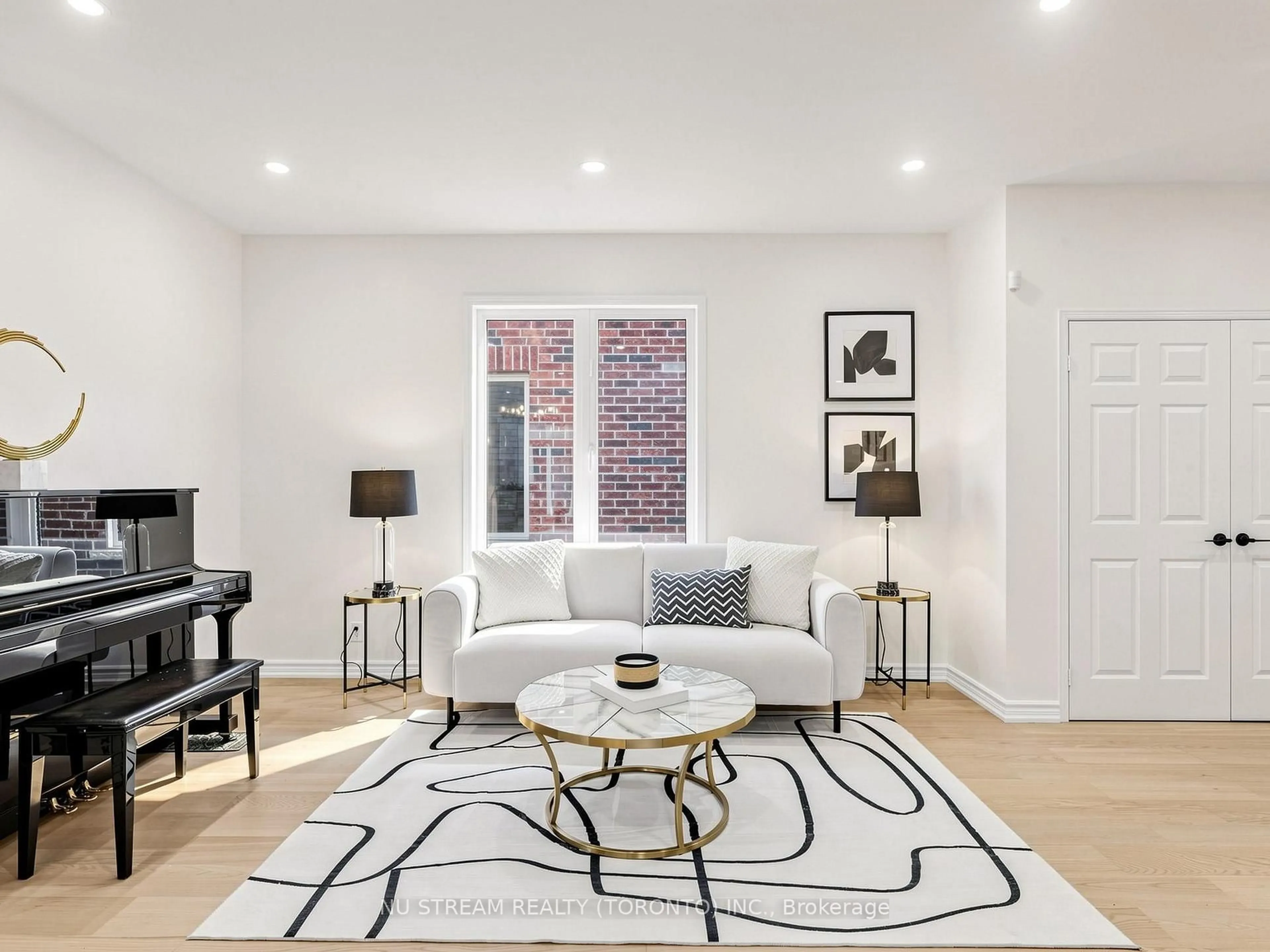 Living room with furniture, unknown for 157 Bilbrough St, Aurora Ontario L4G 7X1