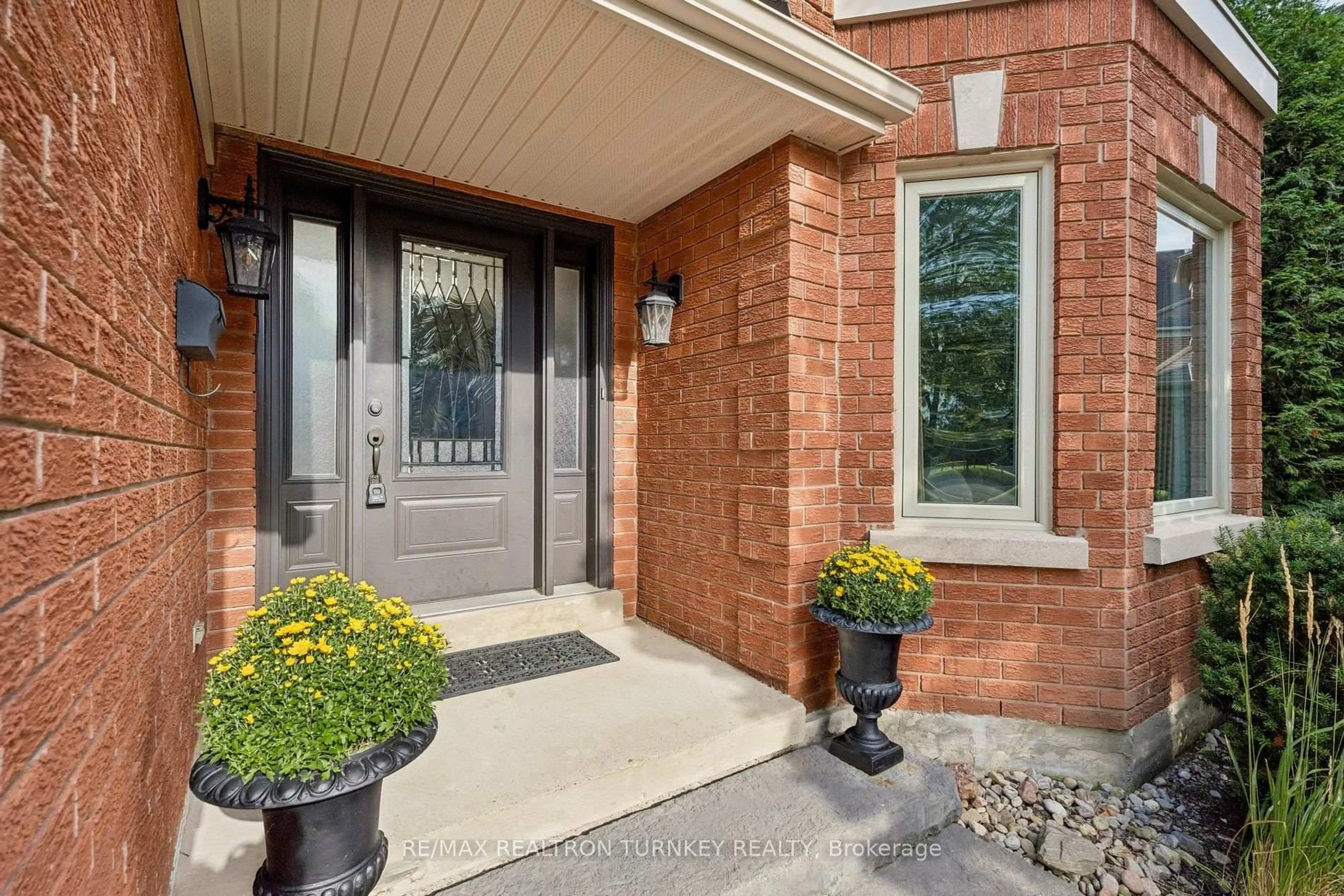Unknown for 1004 Portminster Crt, Newmarket Ontario L3X 1L9
