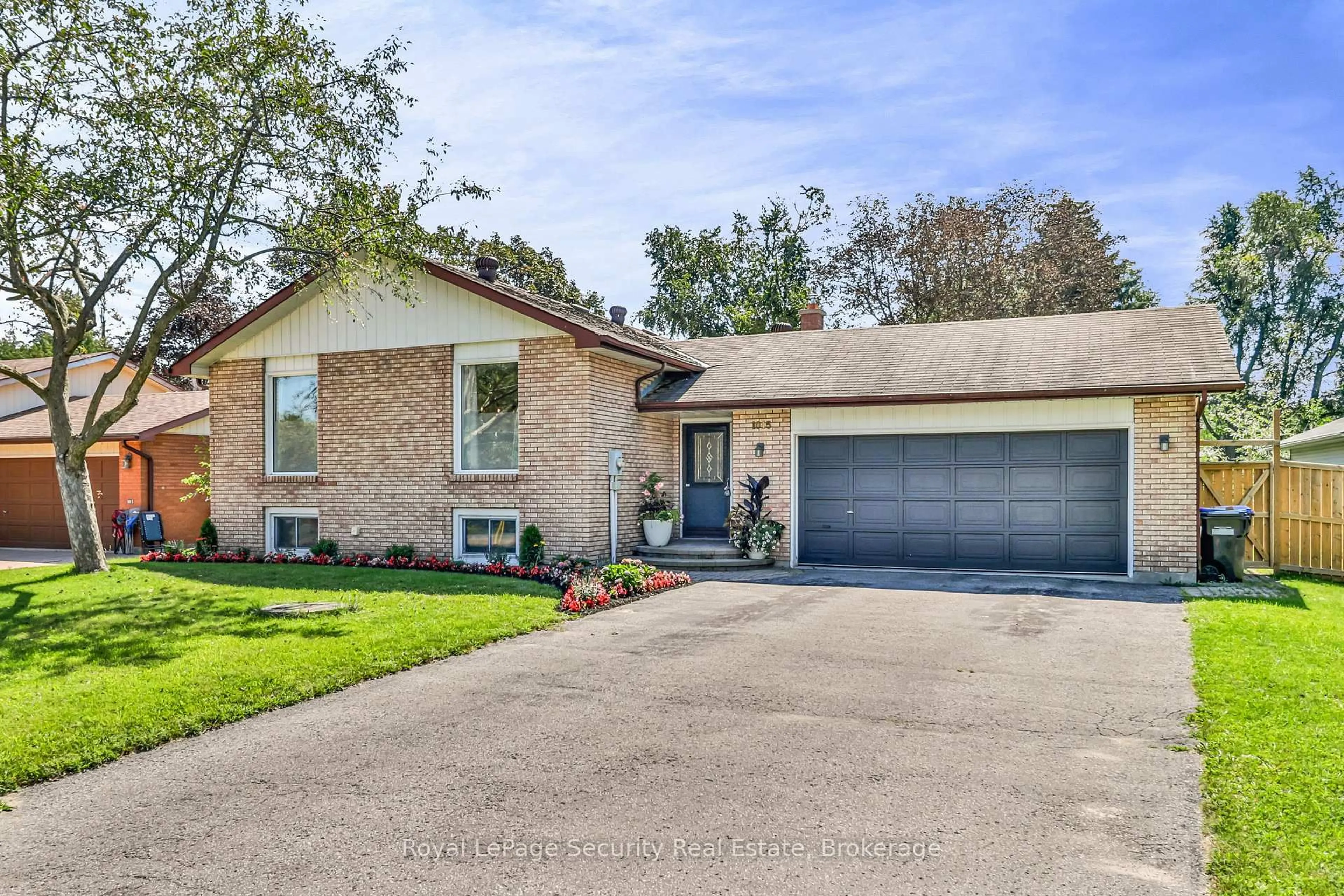 Home with brick exterior material, street for 1045 Lebanon Dr, Innisfil Ontario L9S 2B7