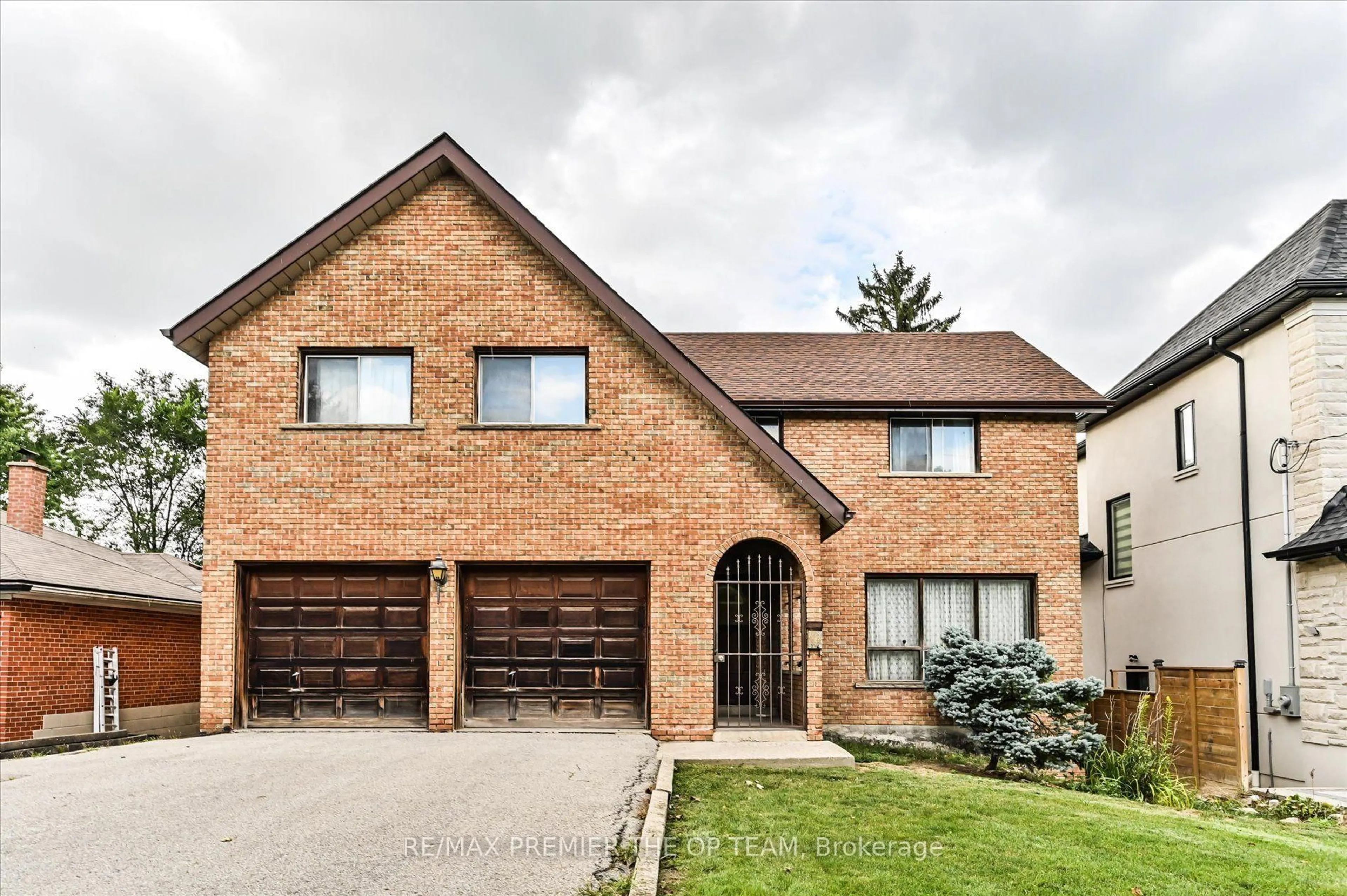 Home with brick exterior material, street for 82 Highland Park Blvd, Markham Ontario L3T 1B5