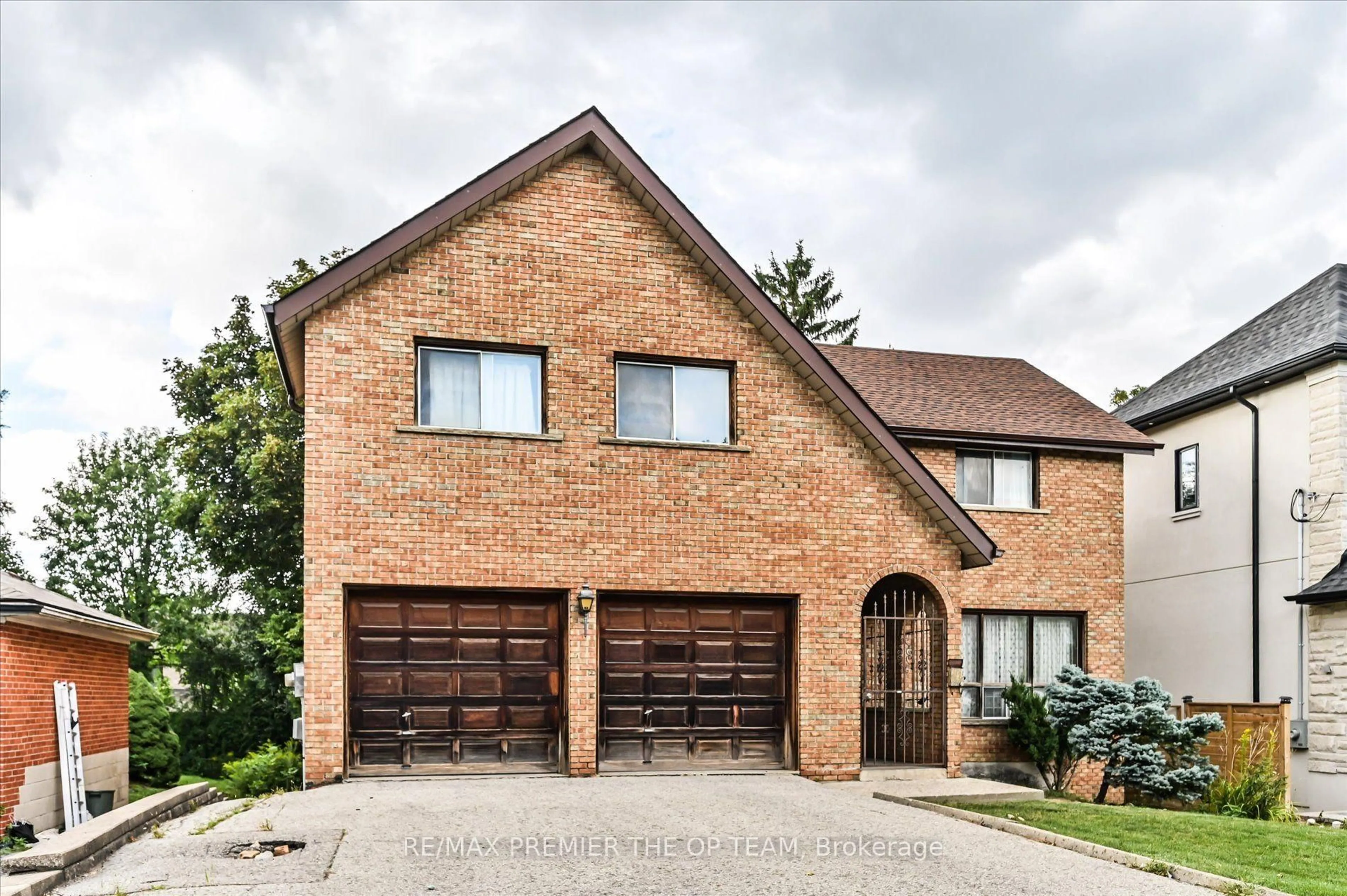 Home with brick exterior material, street for 82 Highland Park Blvd, Markham Ontario L3T 1B5